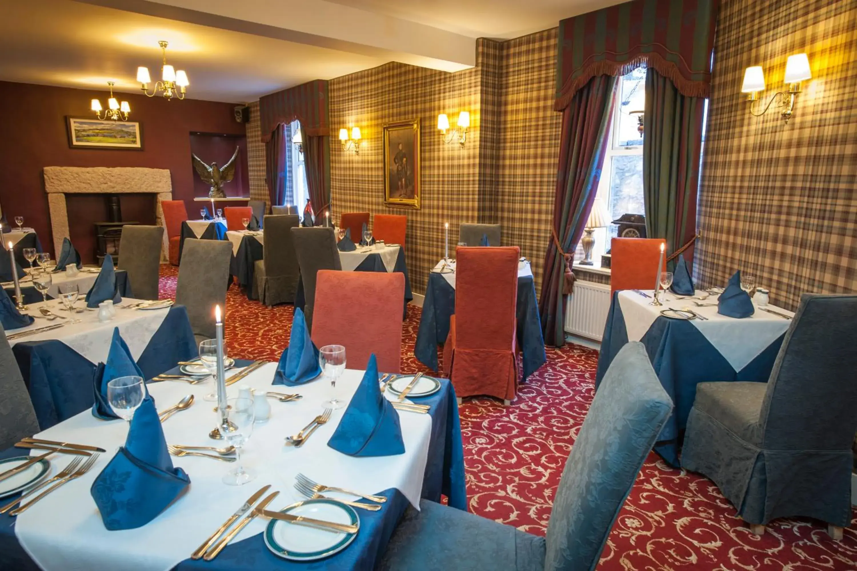 Restaurant/places to eat in Loch Kinord Hotel Restaurant/places to eat in Loch Kinord Hotel
