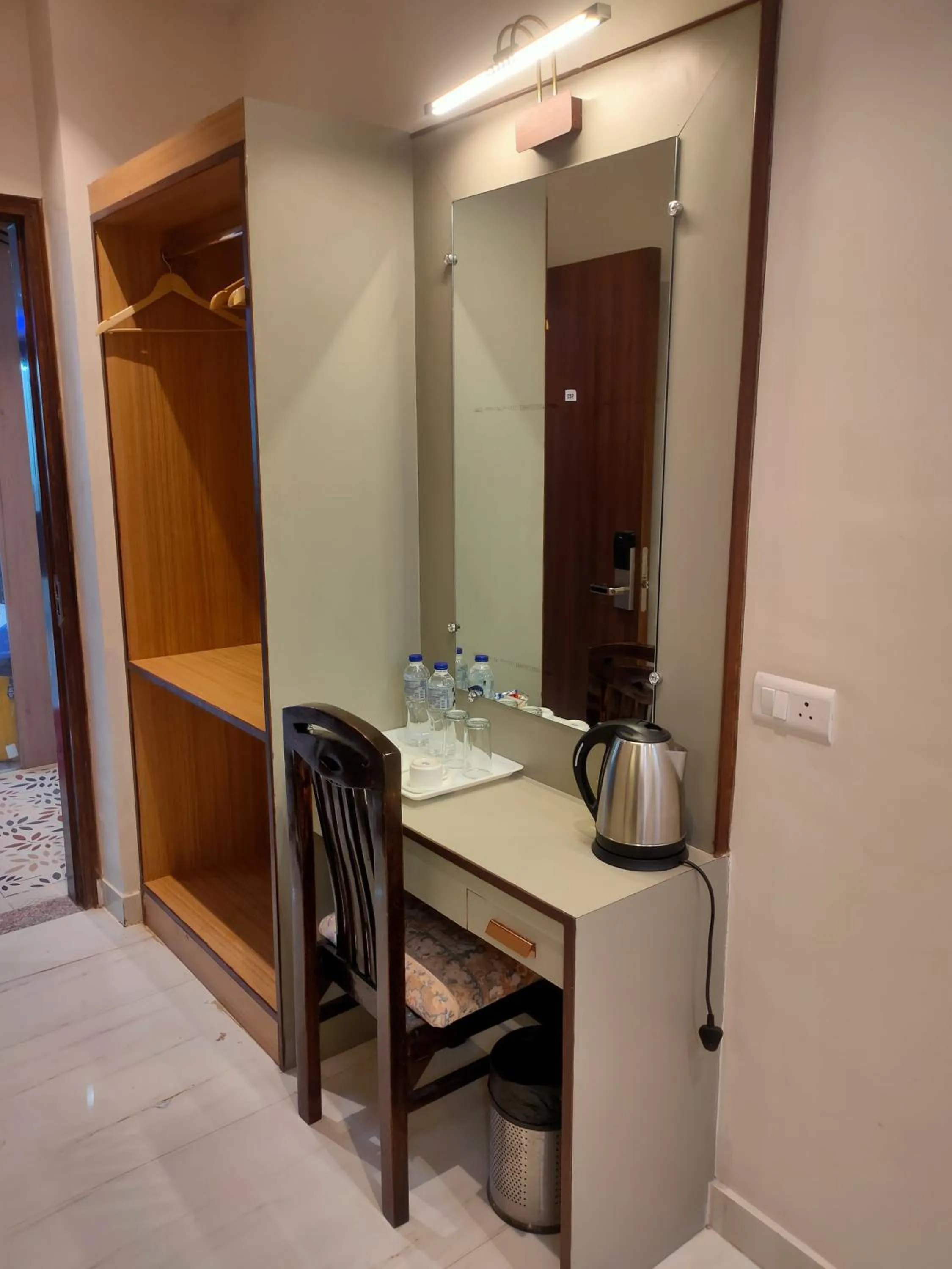 HVH Kashi Vishwanath - 400 meters from Kashi Vishwanath Temple & Ganga Aarti Ghat