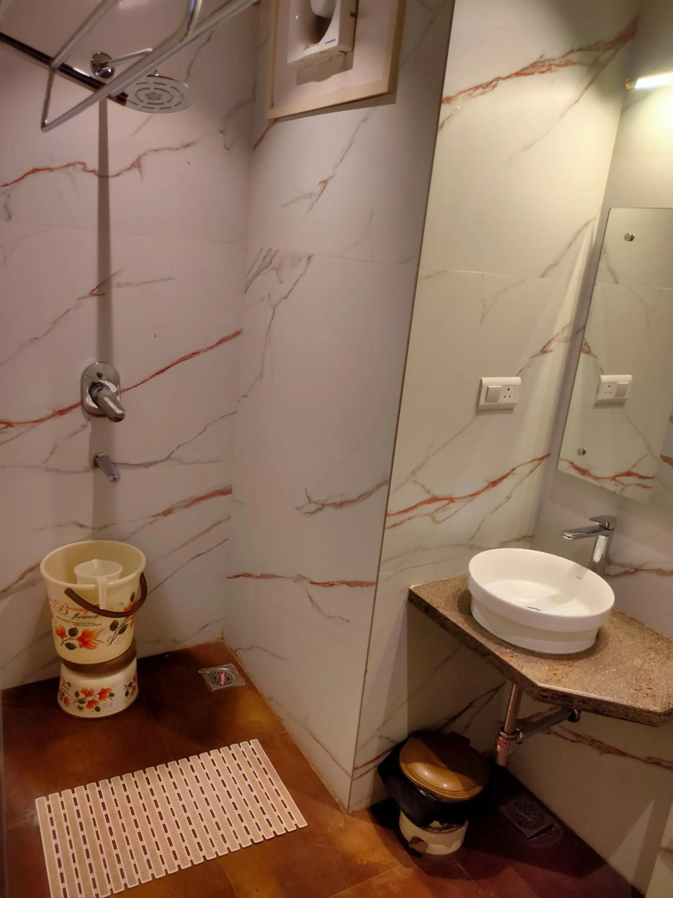 Bathroom in HVH Kashi Vishwanath - 400 meters from Kashi Vishwanath Temple & Ganga Aarti Ghat