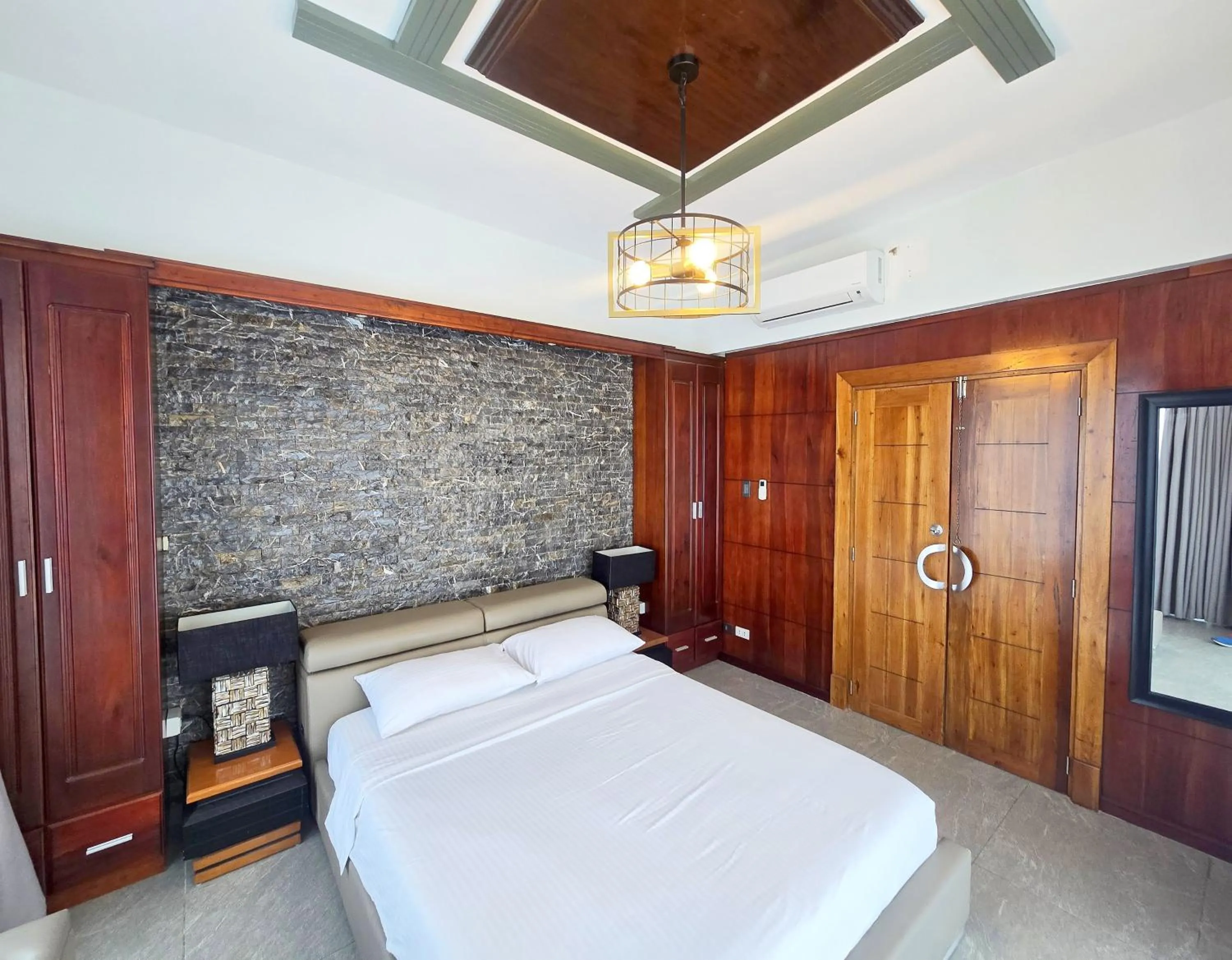 Bedroom, Bed in La Mirada Residences