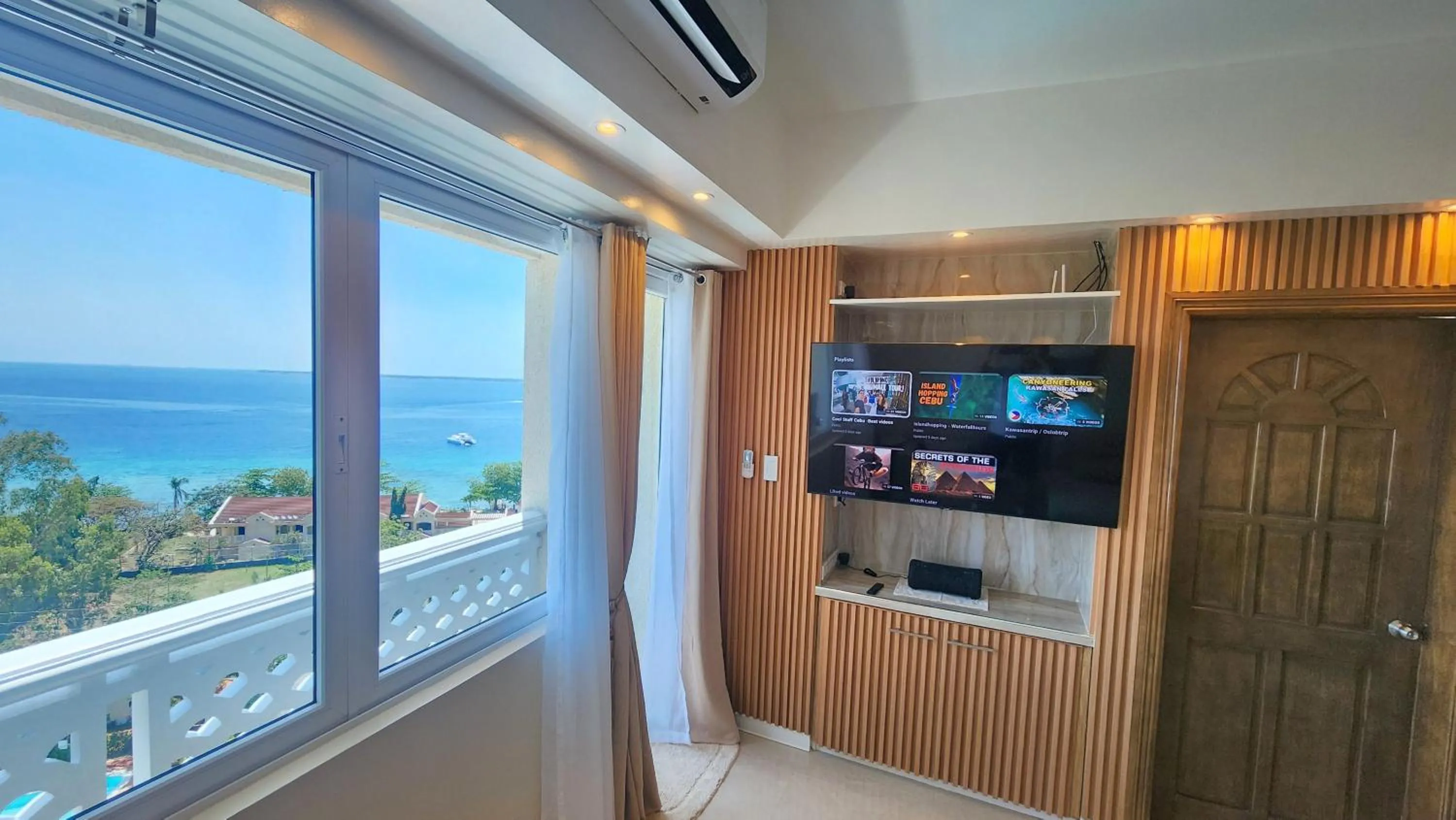 Communal lounge/ TV room in La Mirada Residences