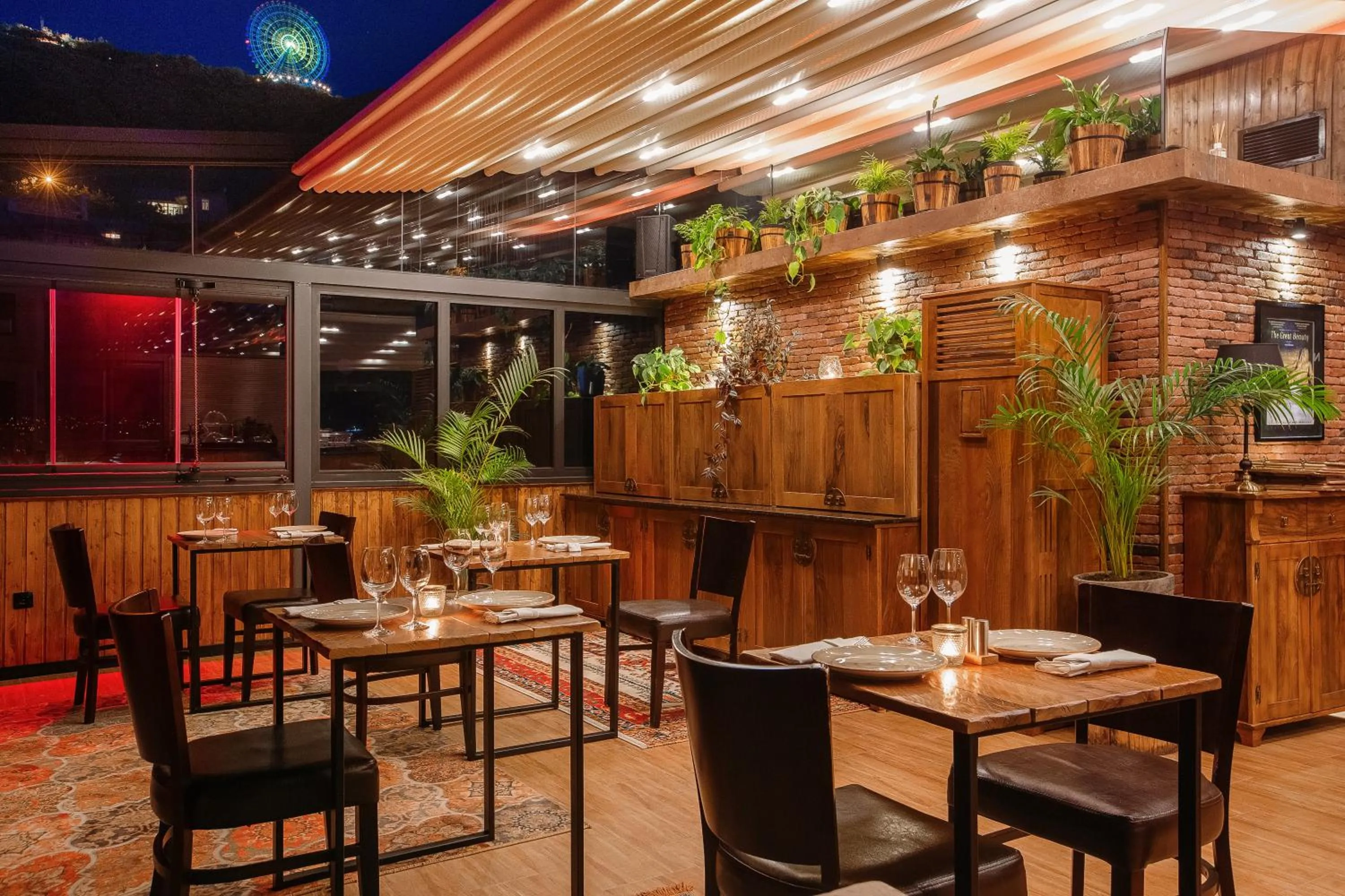 Restaurant/places to eat in Urban Boutique Hotel