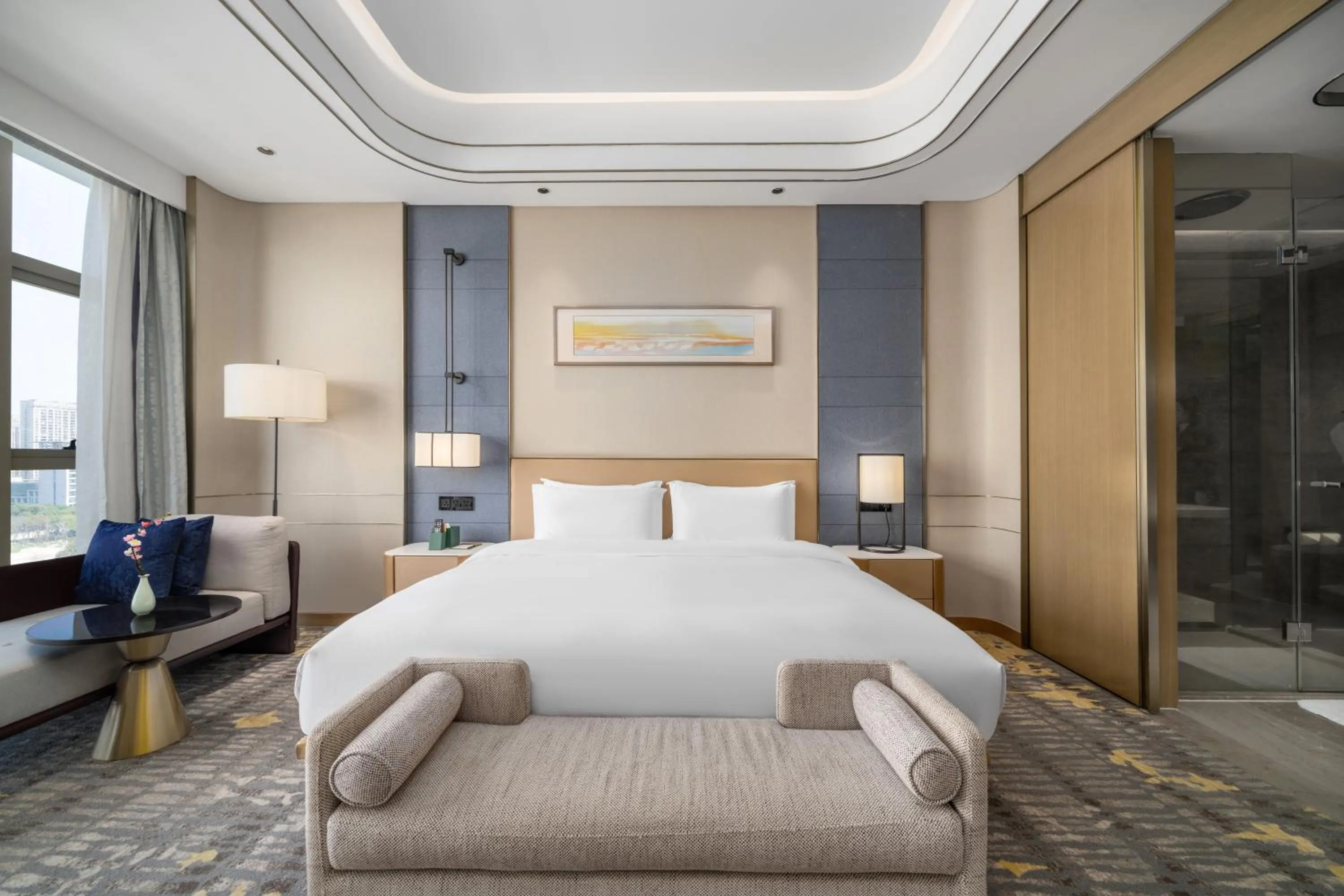 Bed in YTL OuYue International Hotel