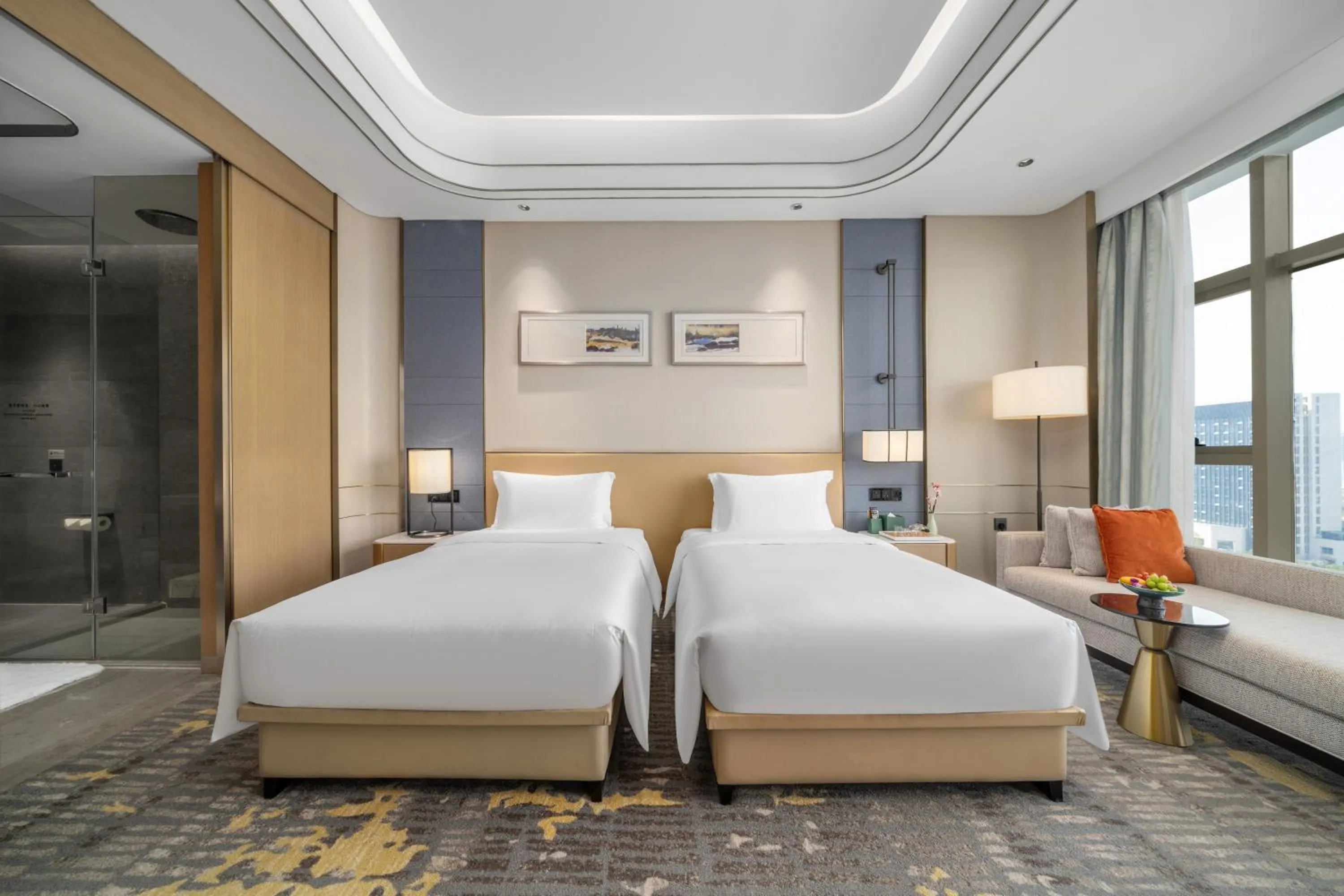 Bed in YTL OuYue International Hotel