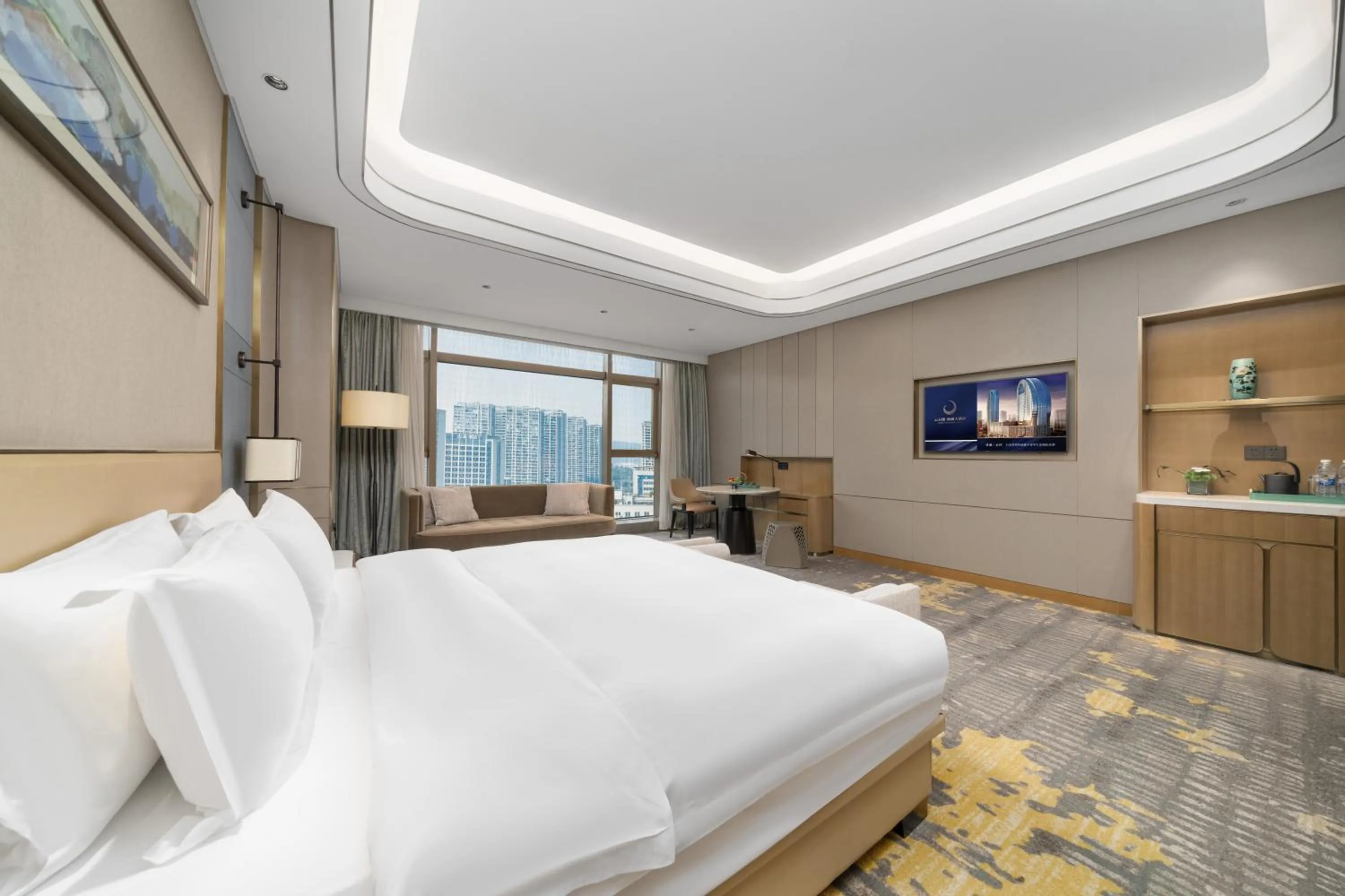 Bed in YTL OuYue International Hotel