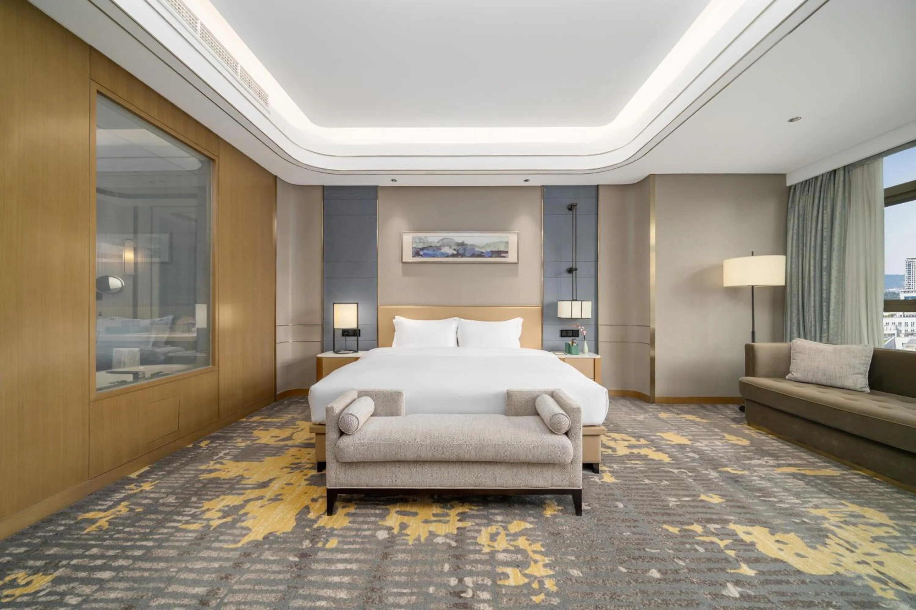 Bed in YTL OuYue International Hotel