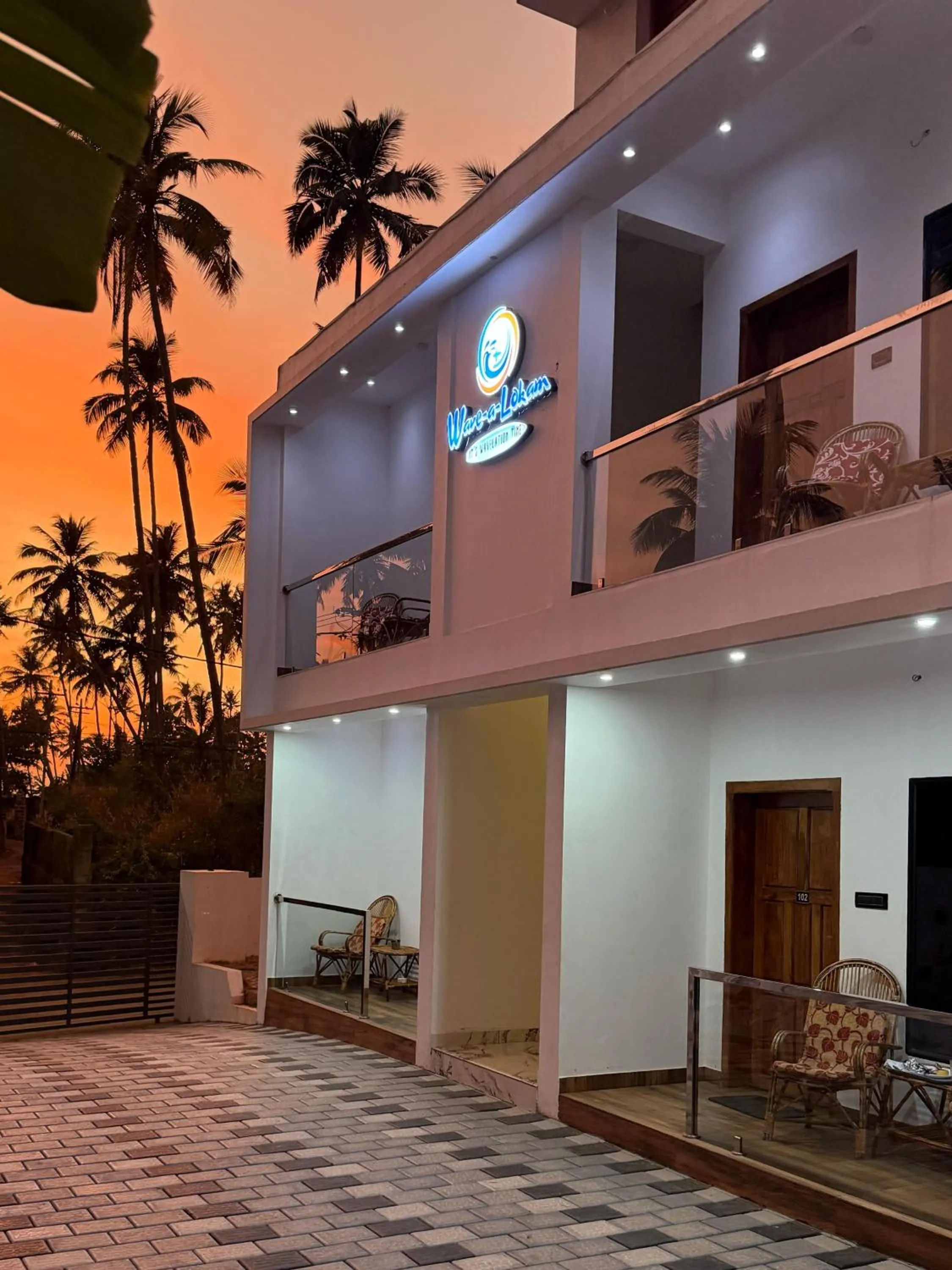 Wavealokam Beach Retreat