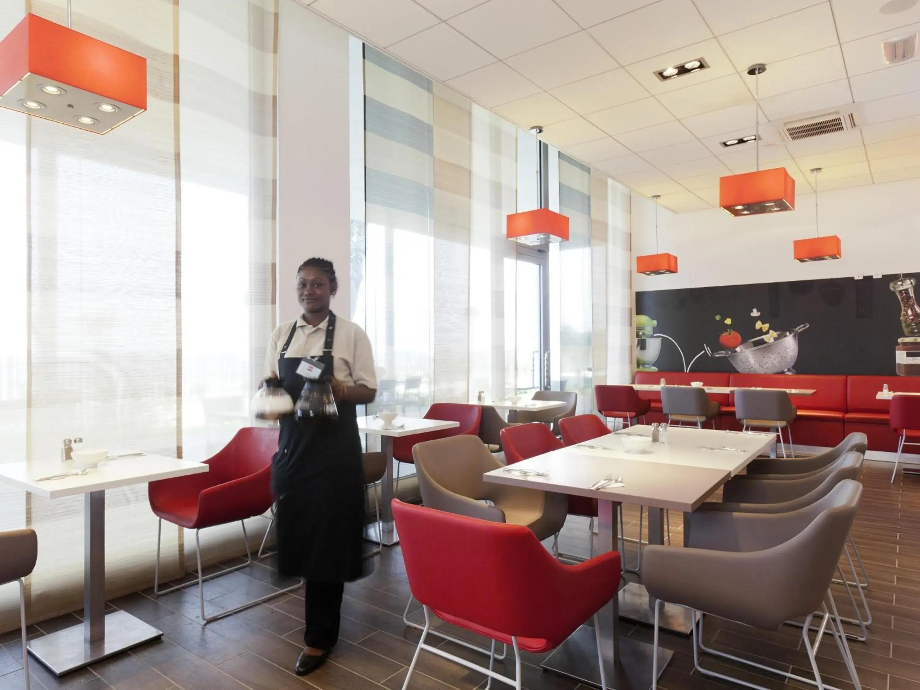 Restaurant/places to eat in Ibis Bata Restaurant/places to eat in Ibis Bata