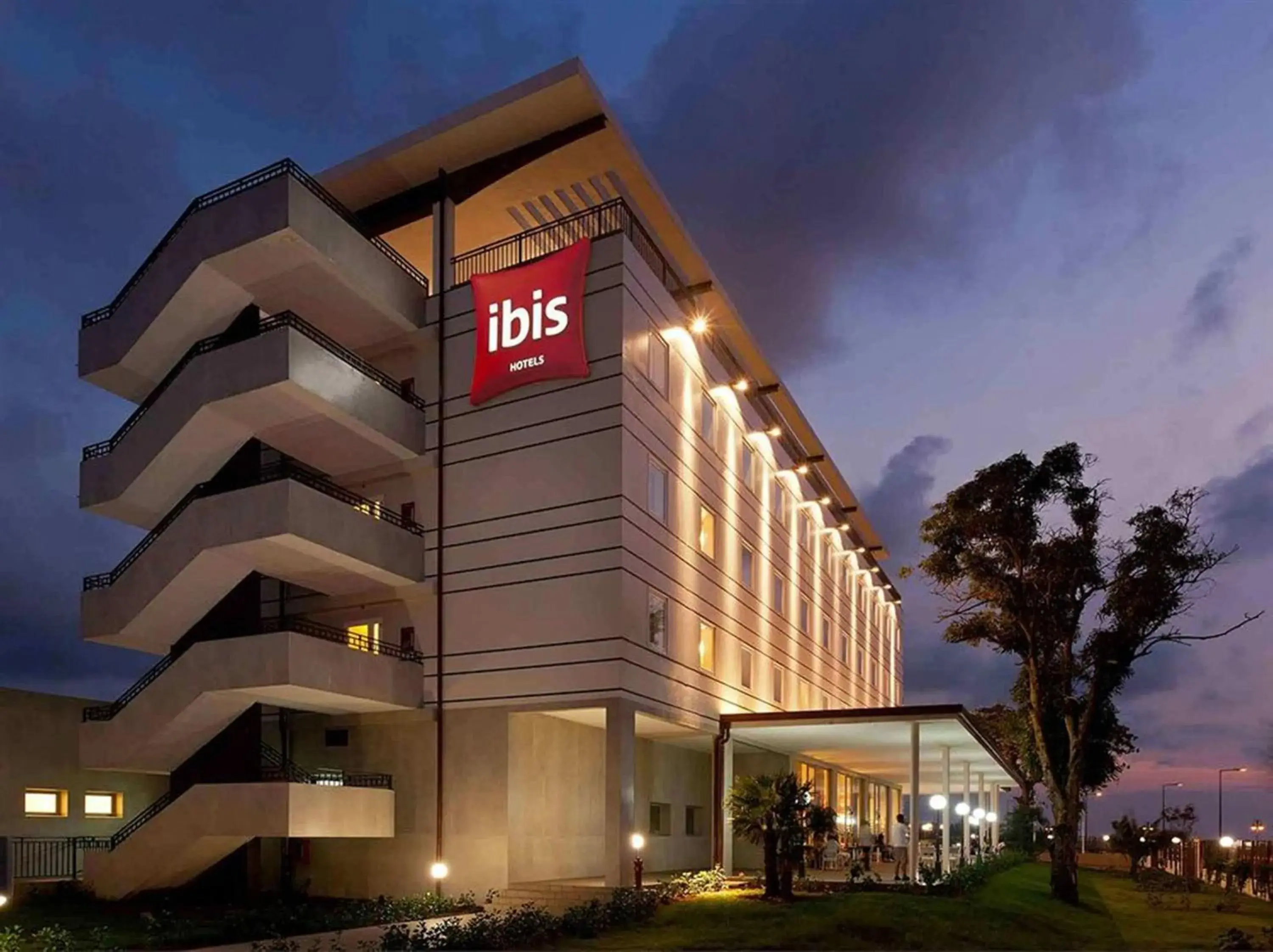 Property building in Ibis Bata Property building in Ibis Bata