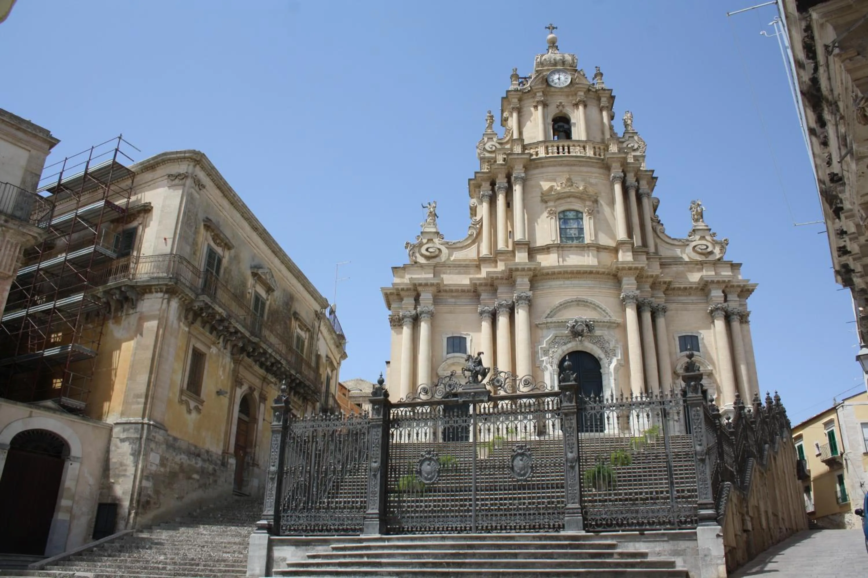 Text overlay in La Chiave di Volta