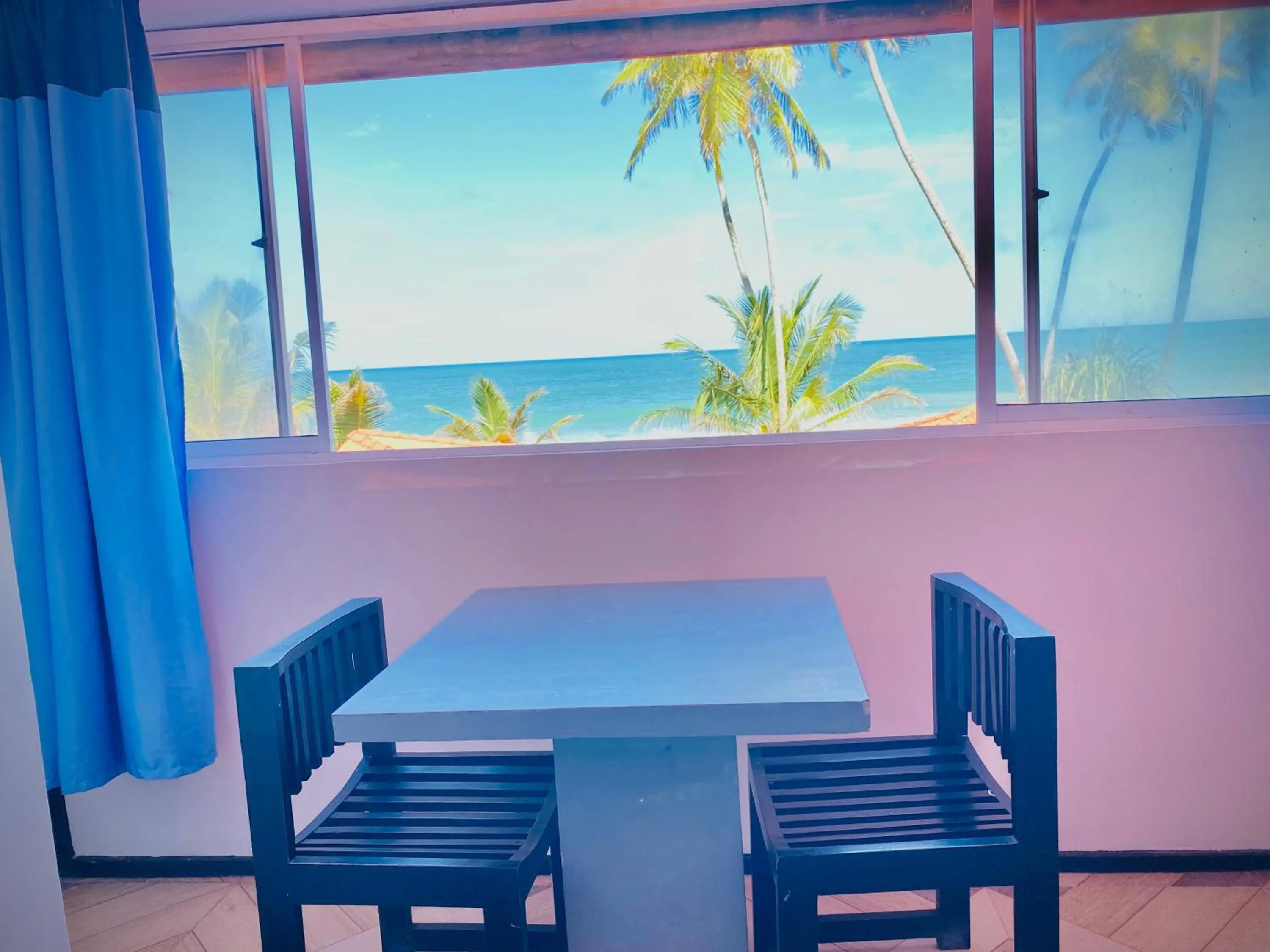 Rainbow Beach Hotel