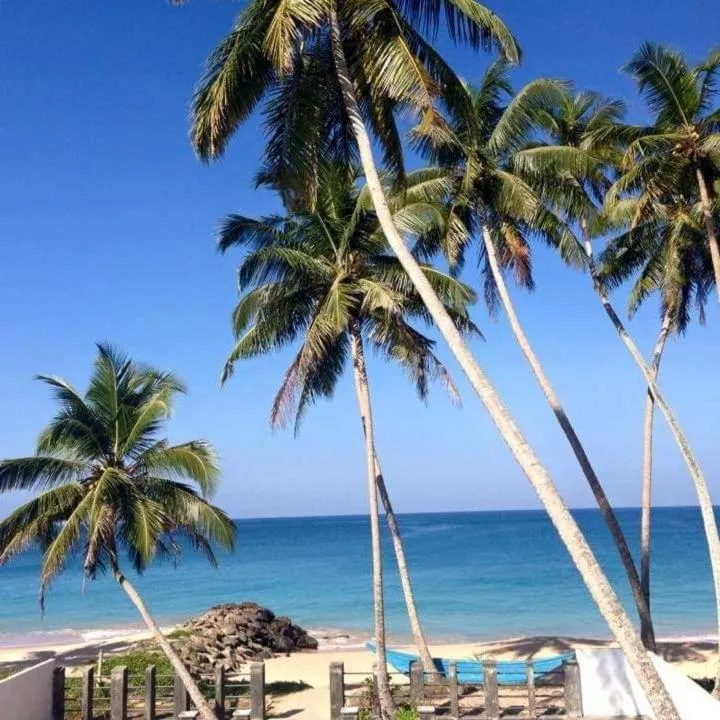 Rainbow Beach Hotel