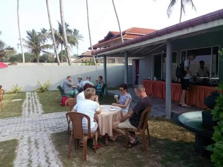 Rainbow Beach Hotel