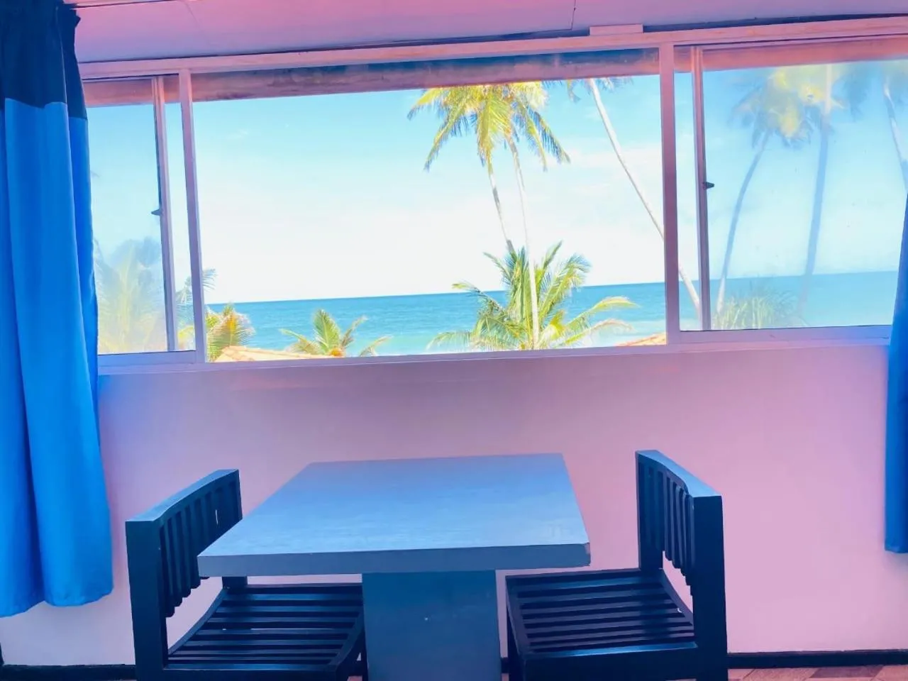 Rainbow Beach Hotel