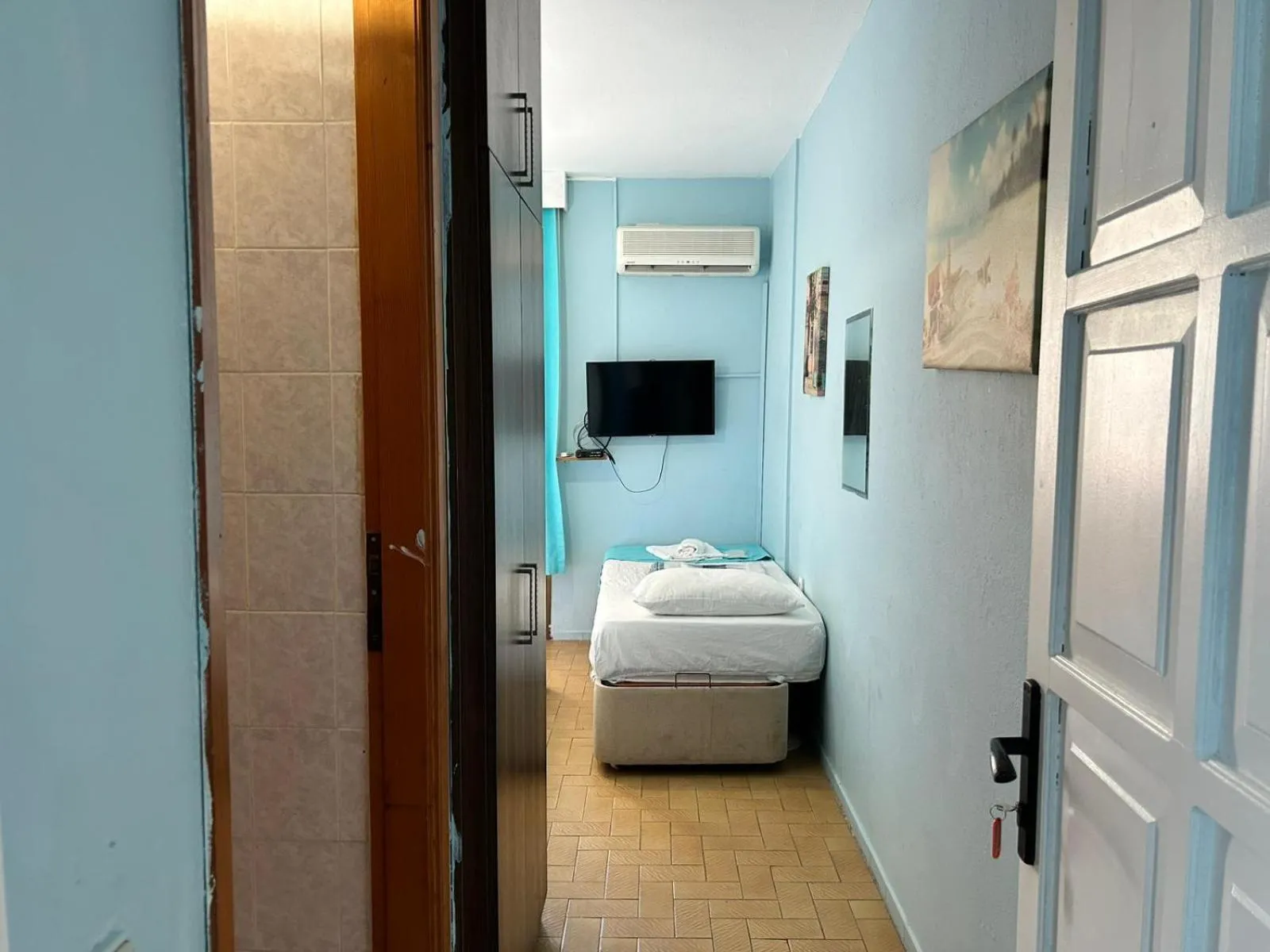 Photo of the whole room, Bed in Yeşim Pansiyon