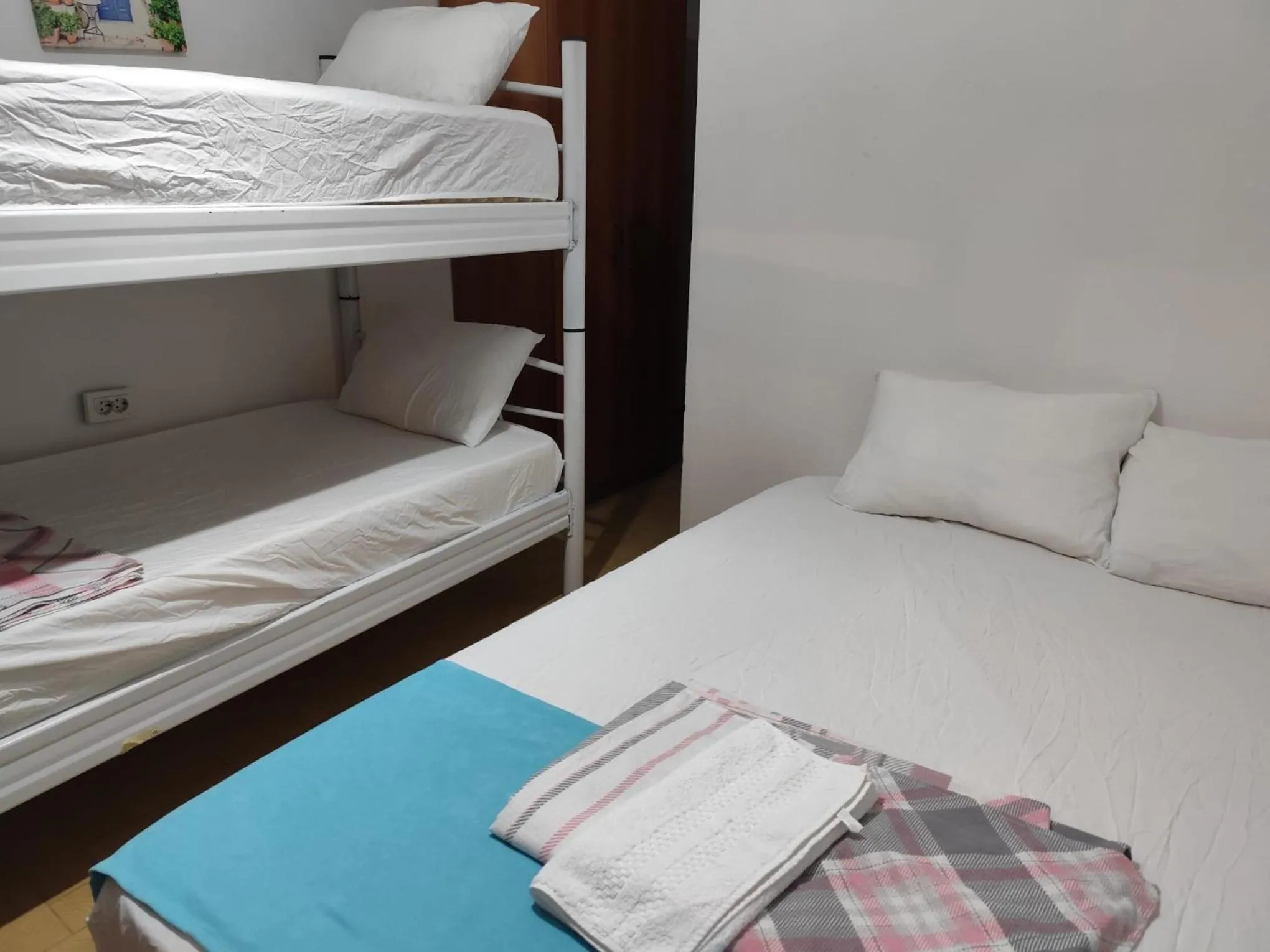 Photo of the whole room, Bed in Yeşim Pansiyon
