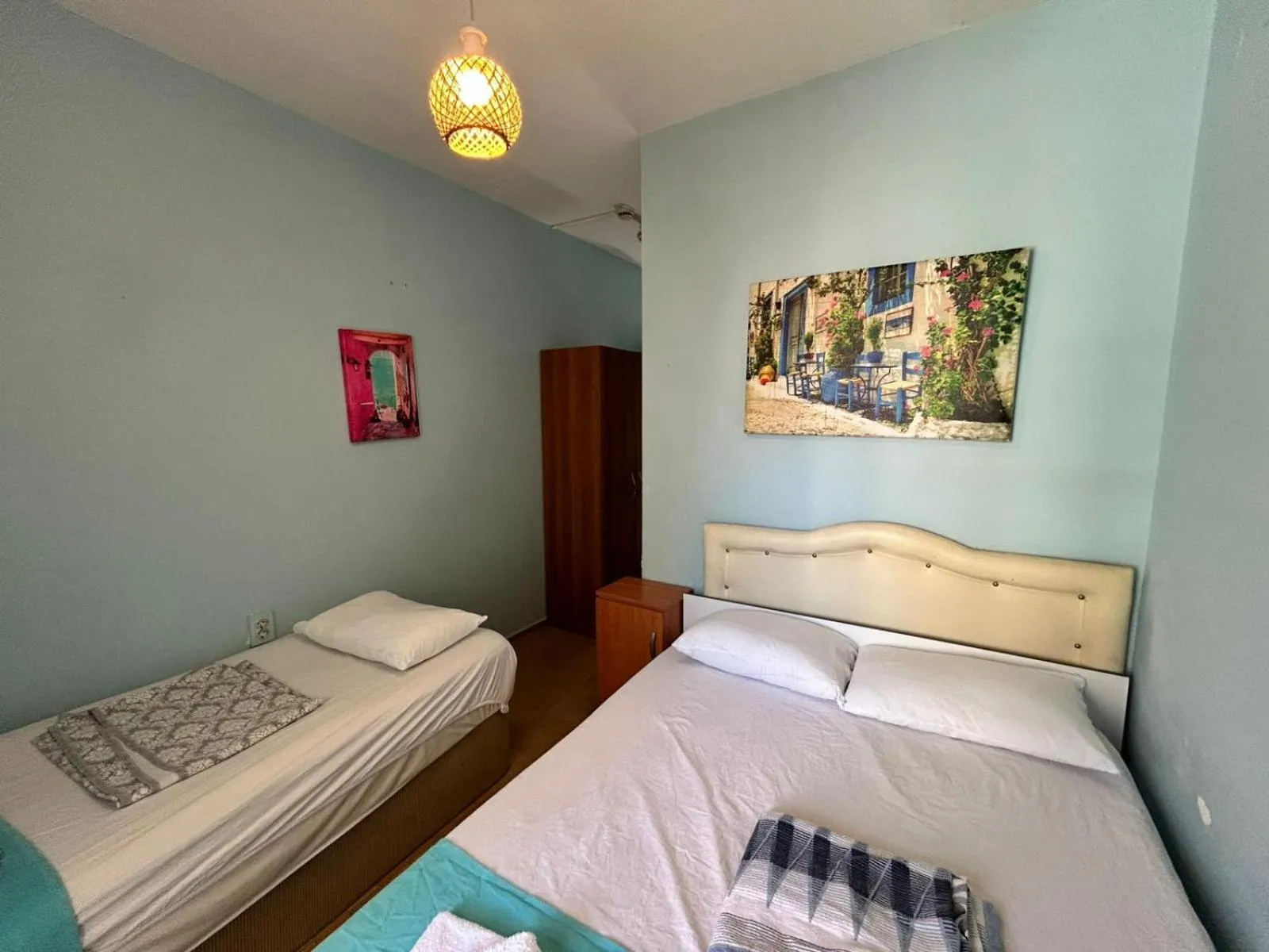 Photo of the whole room, Bed in Yeşim Pansiyon