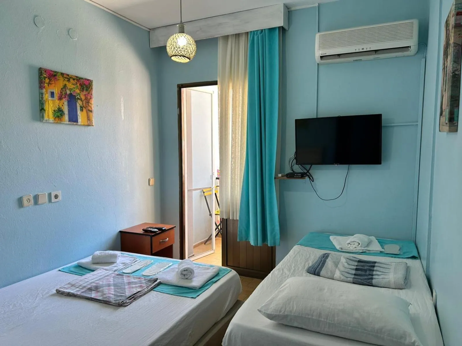Photo of the whole room, Bed in Yeşim Pansiyon