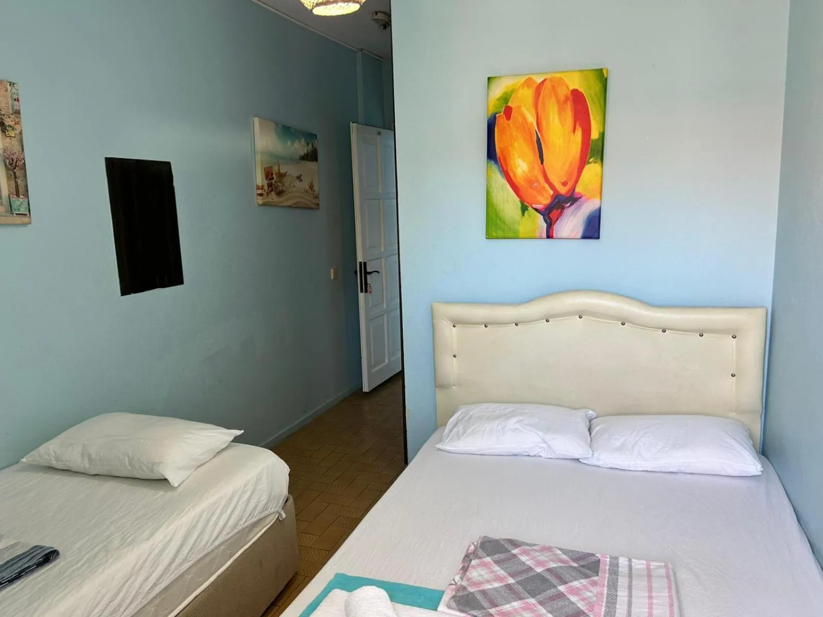 Photo of the whole room, Bed in Yeşim Pansiyon