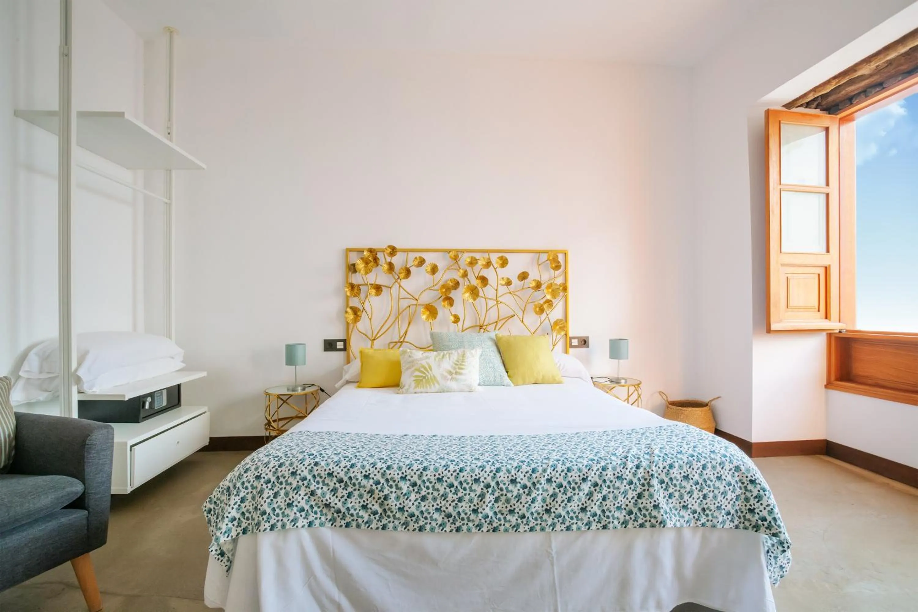 Bed in El Charco Suites