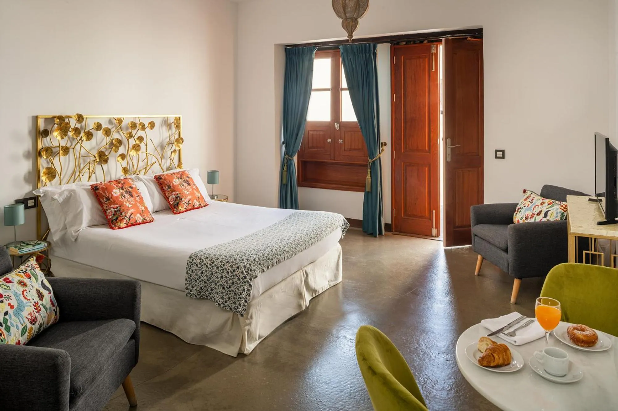 Bed in El Charco Suites