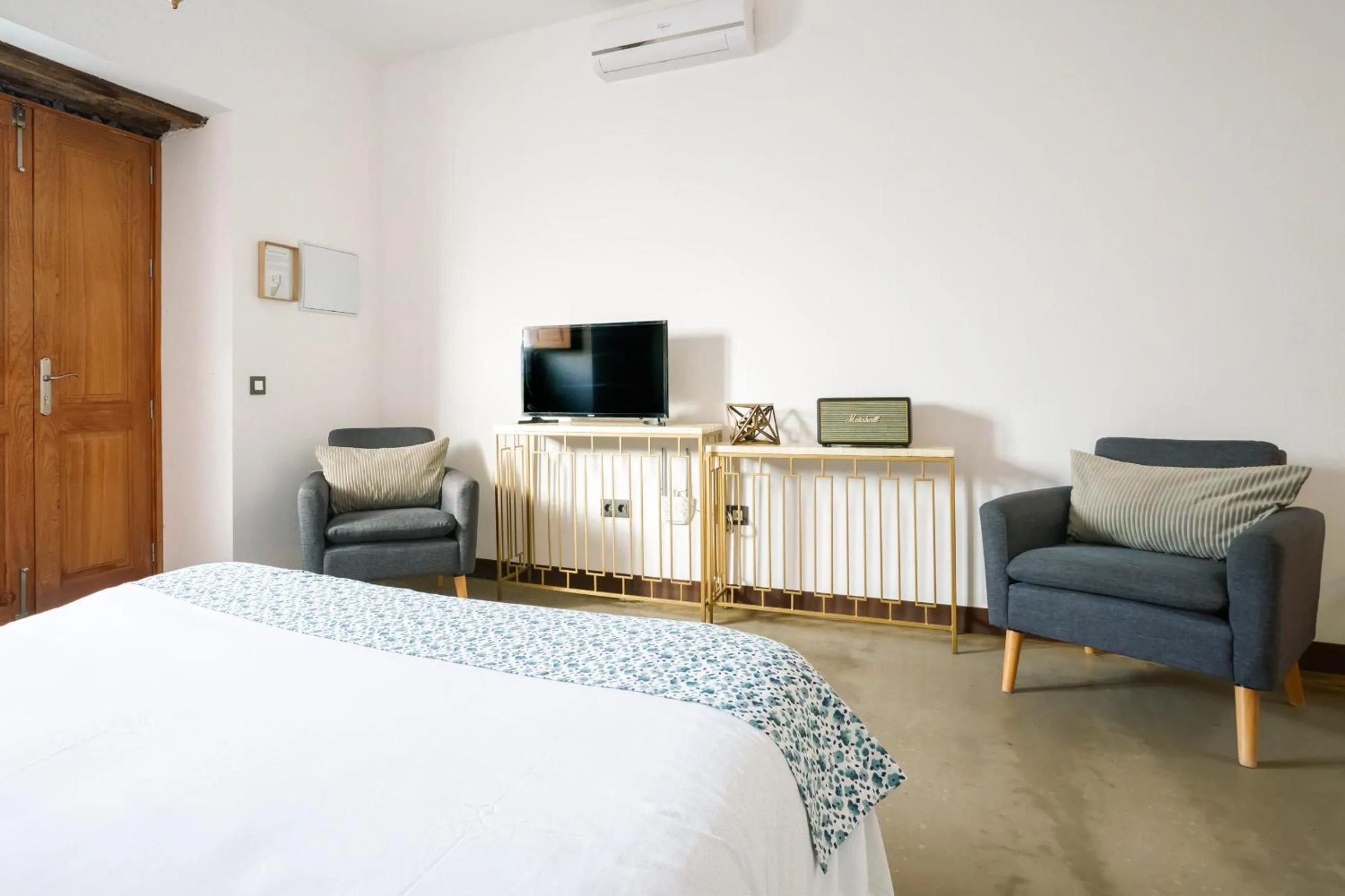 Bed in El Charco Suites