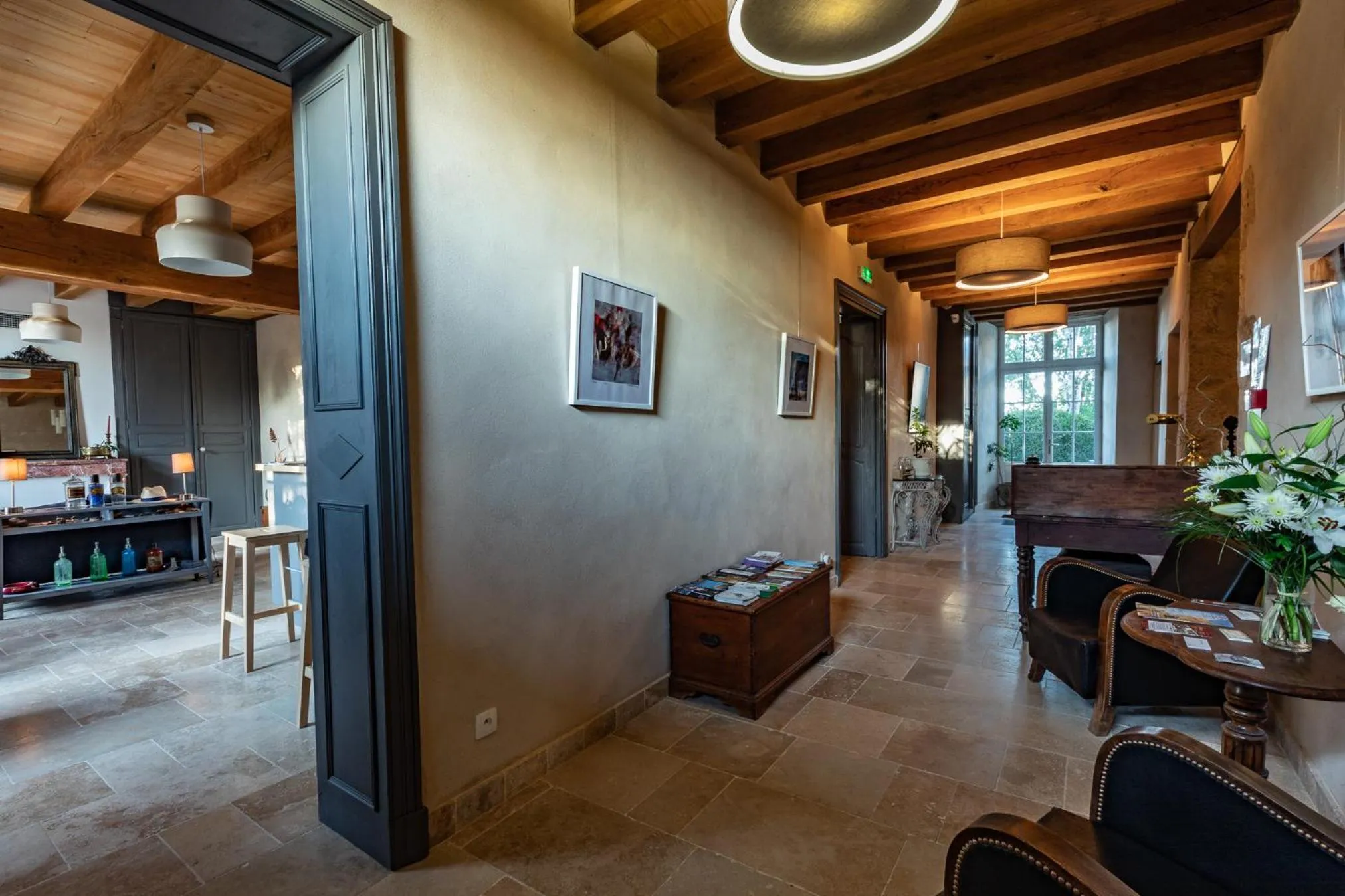 Lobby or reception in Le Castel Pierre - 7ch&7sdb avec clim, piscine XL, salle fitness et sauna pour 18 personnes