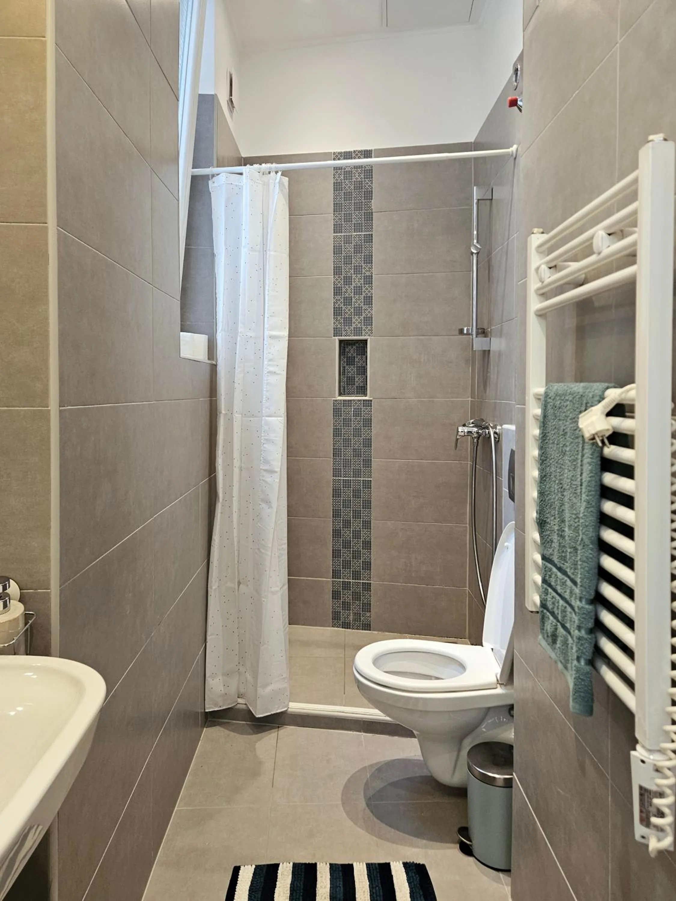 Acacia Private Rooms & Studios