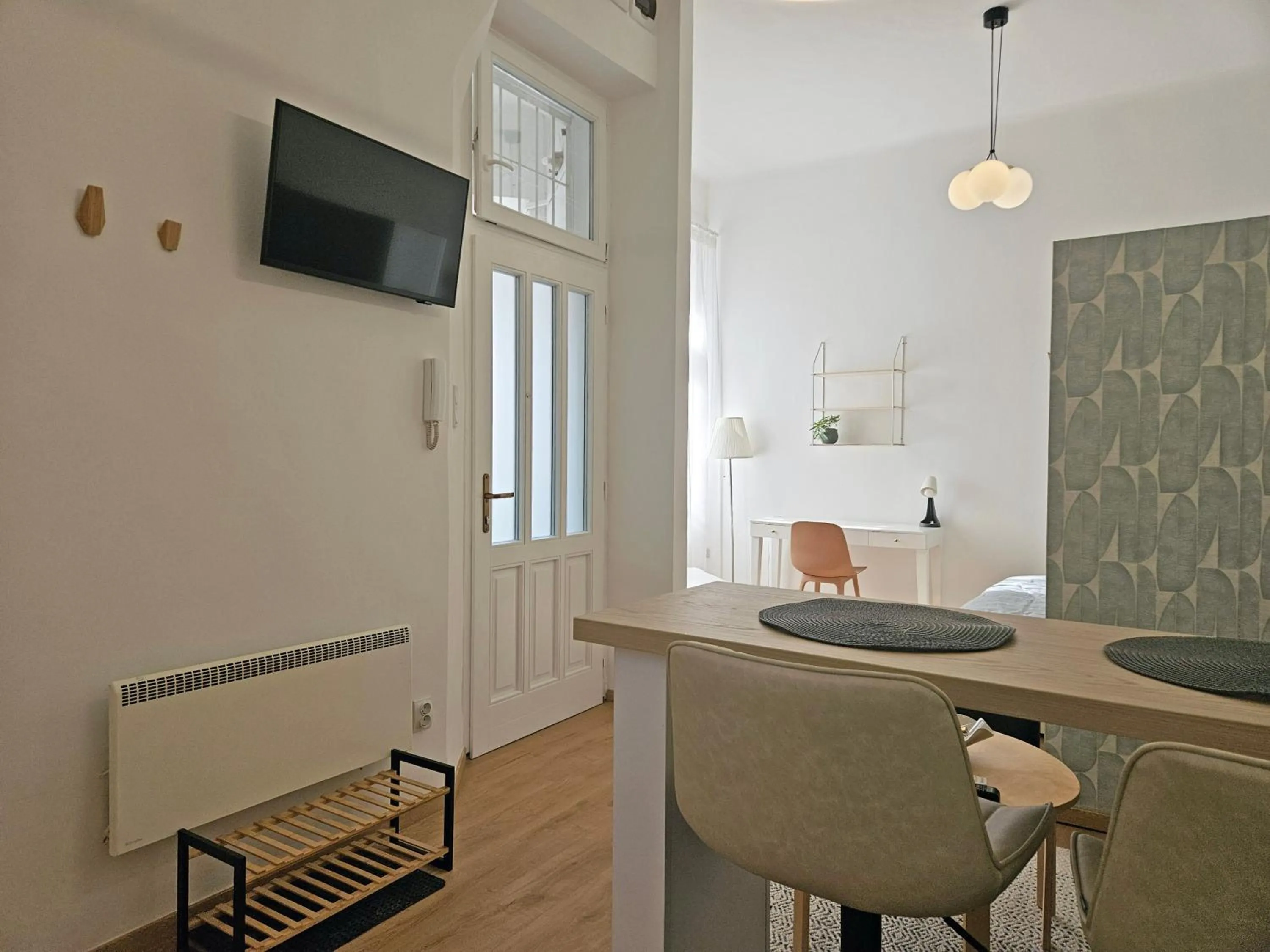 Acacia Private Rooms & Studios