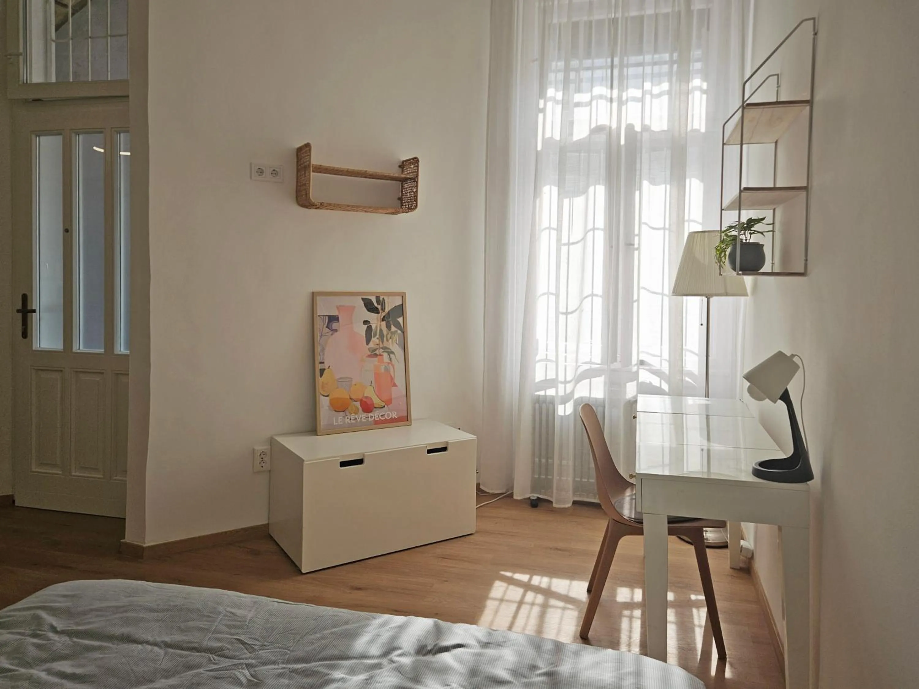Acacia Private Rooms & Studios