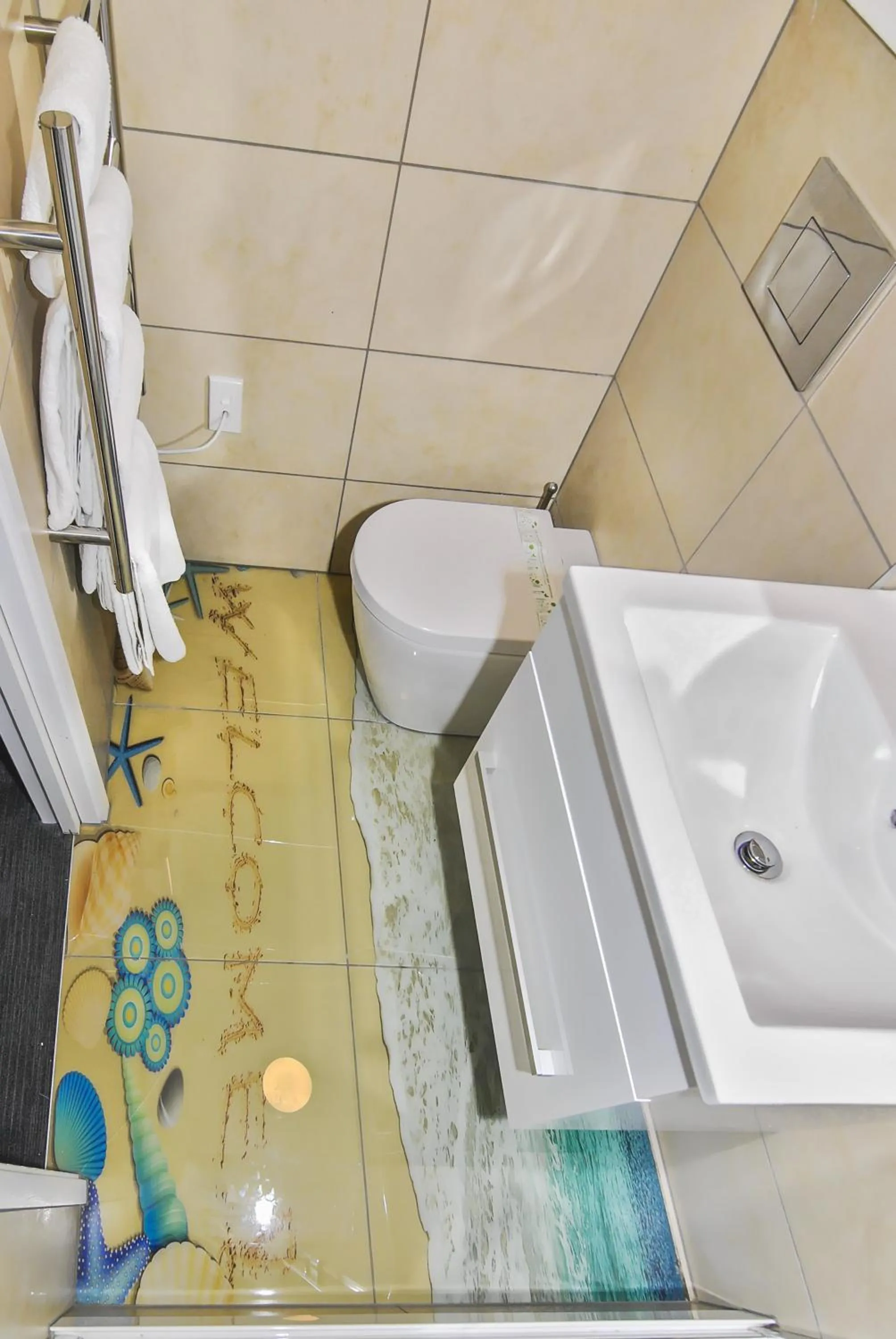 Toilet in Newlands Court Motel