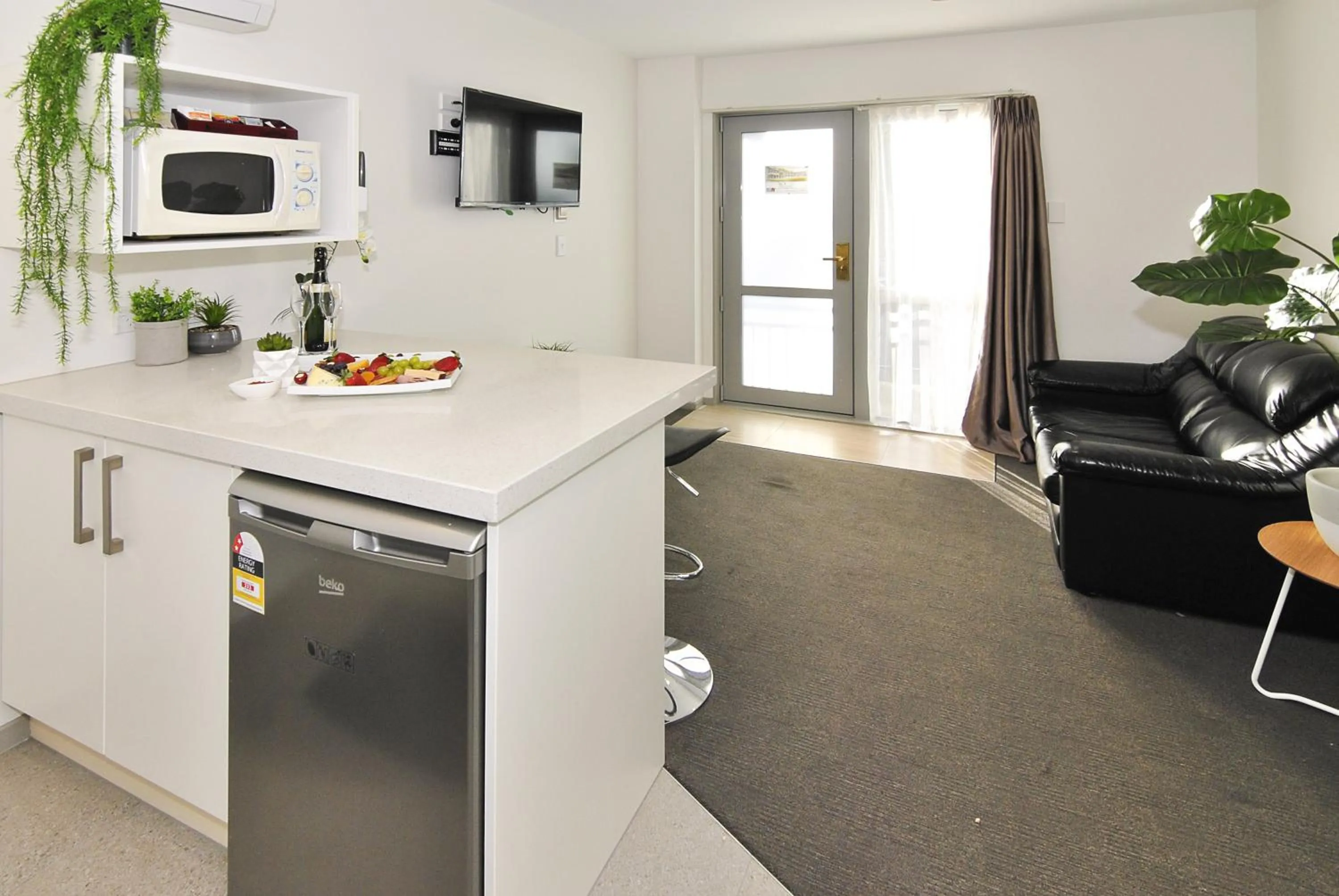 Living room in Newlands Court Motel