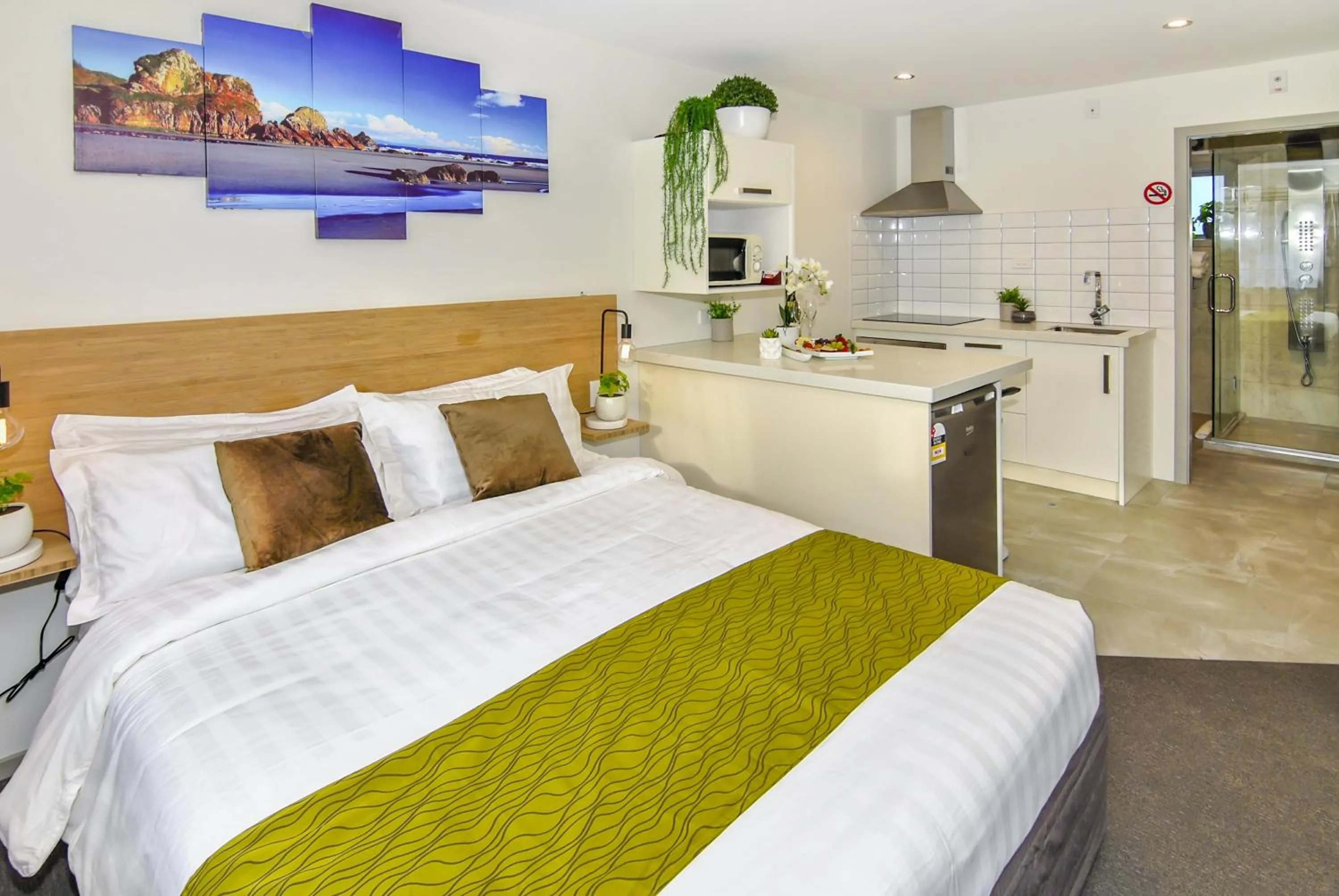 Bed in Newlands Court Motel