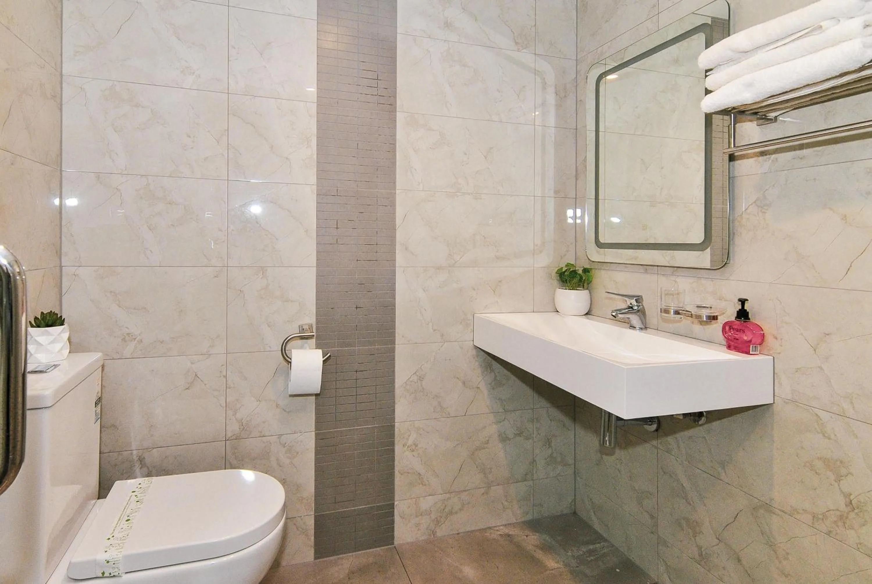 Bathroom in Newlands Court Motel