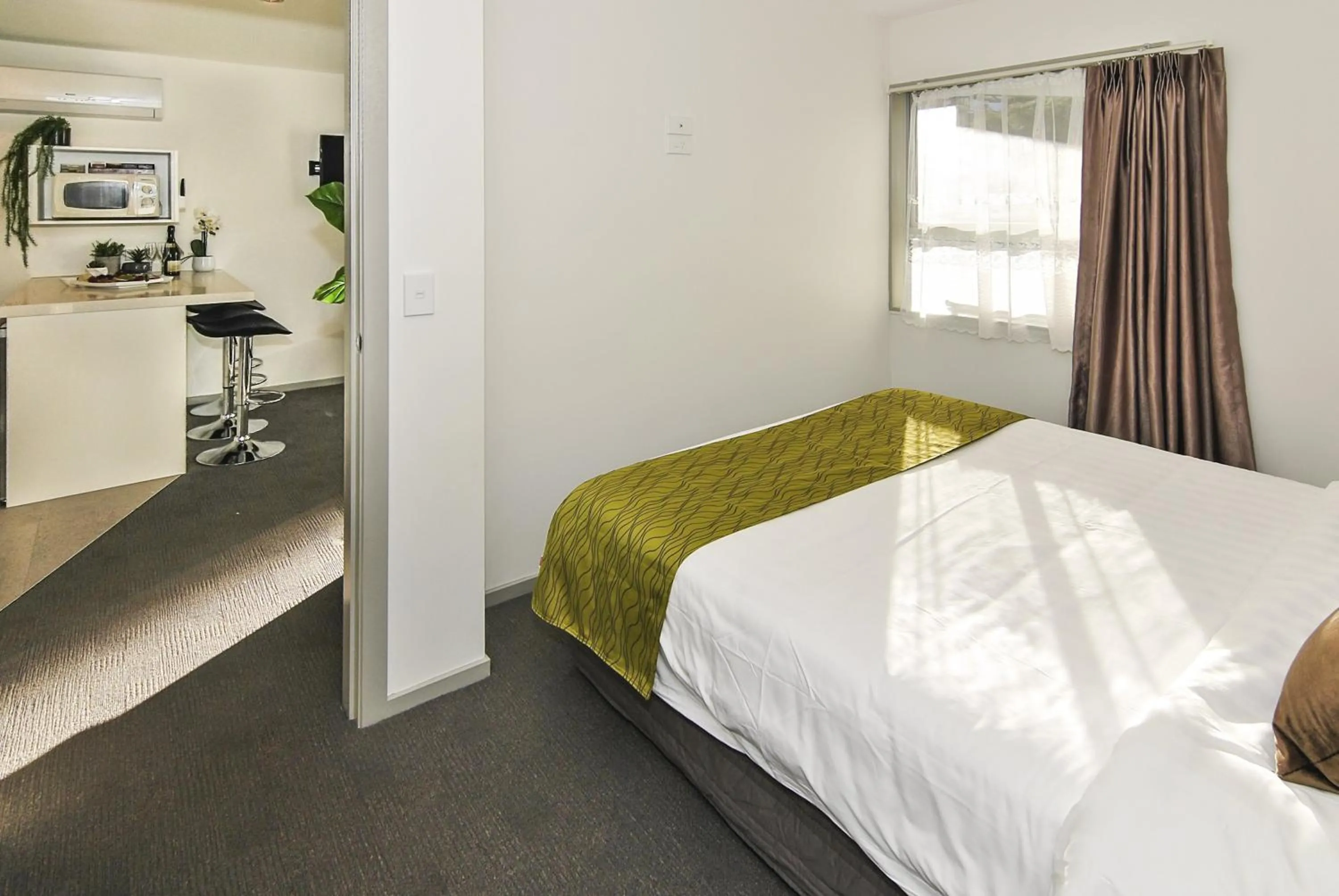 Bed in Newlands Court Motel