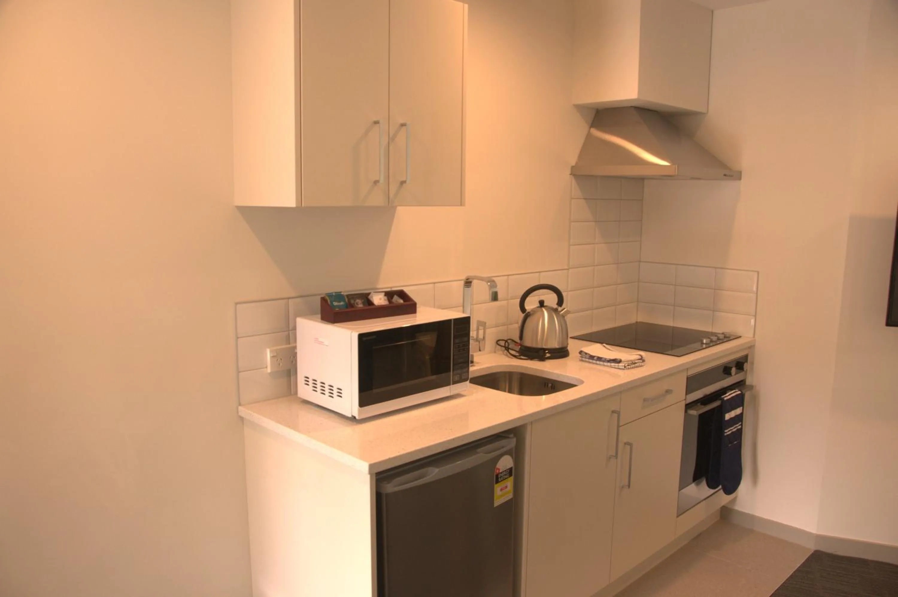 Kitchen or kitchenette in Newlands Court Motel