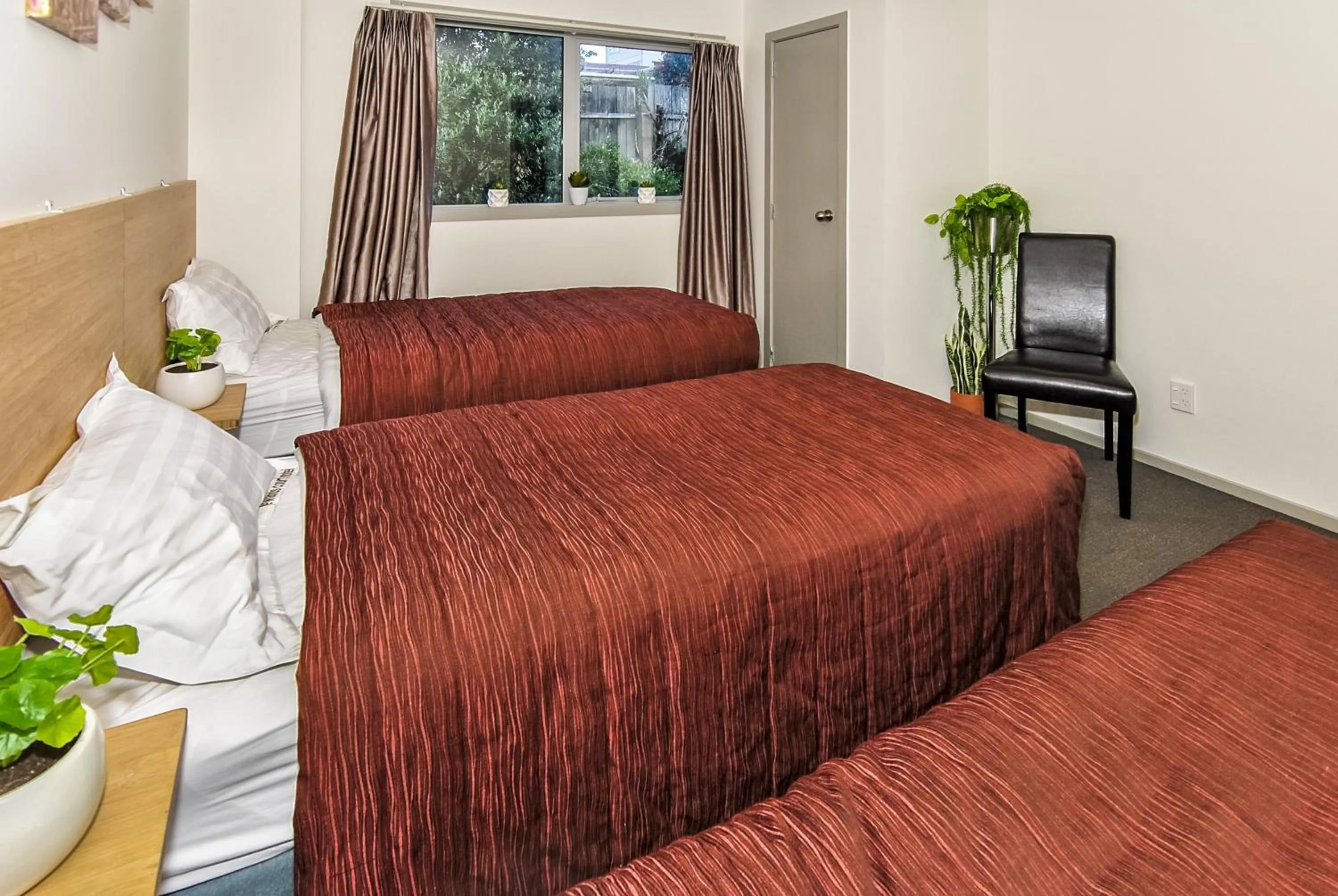 Bedroom, Bed in Newlands Court Motel