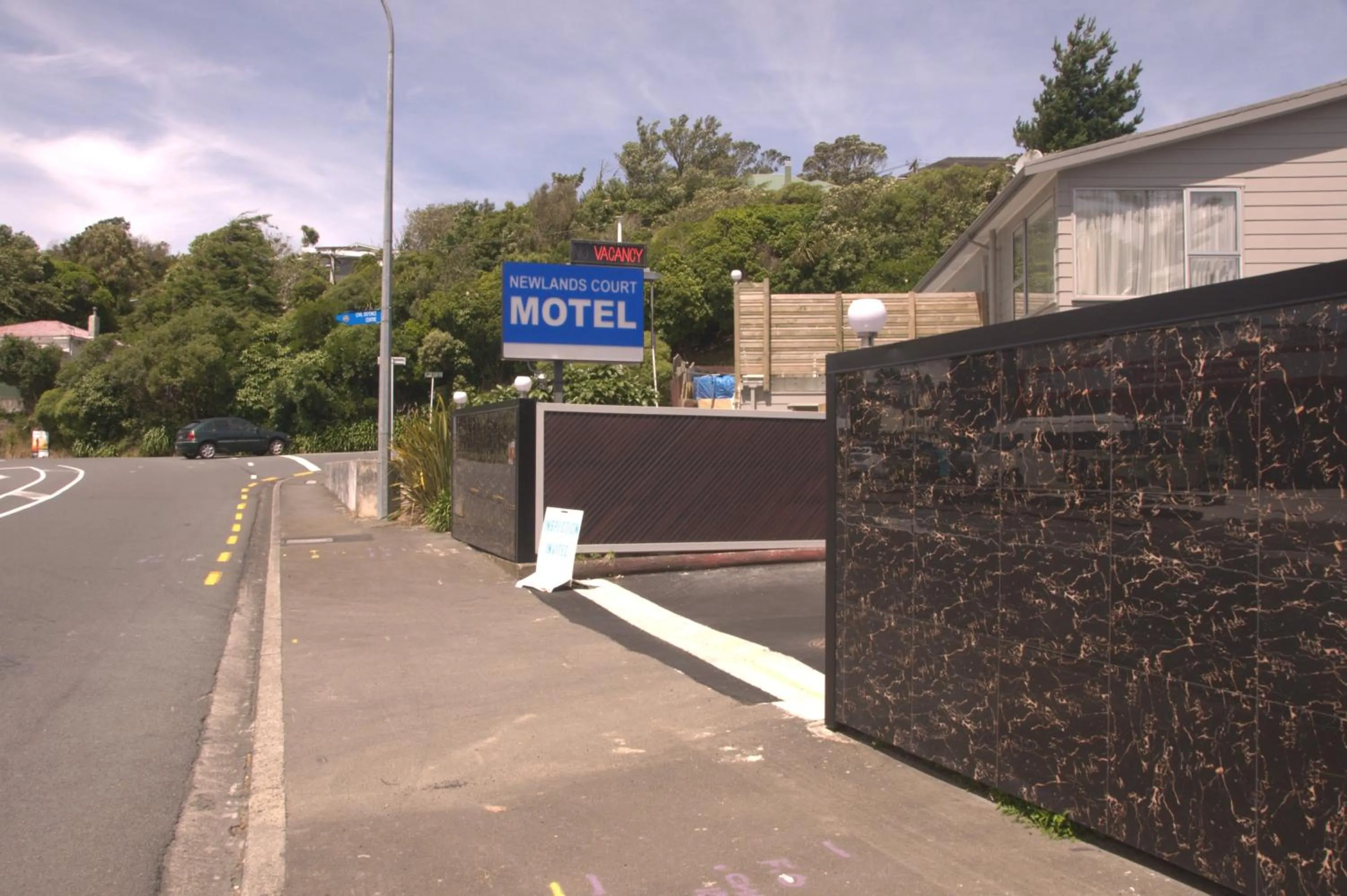 Facade/entrance in Newlands Court Motel