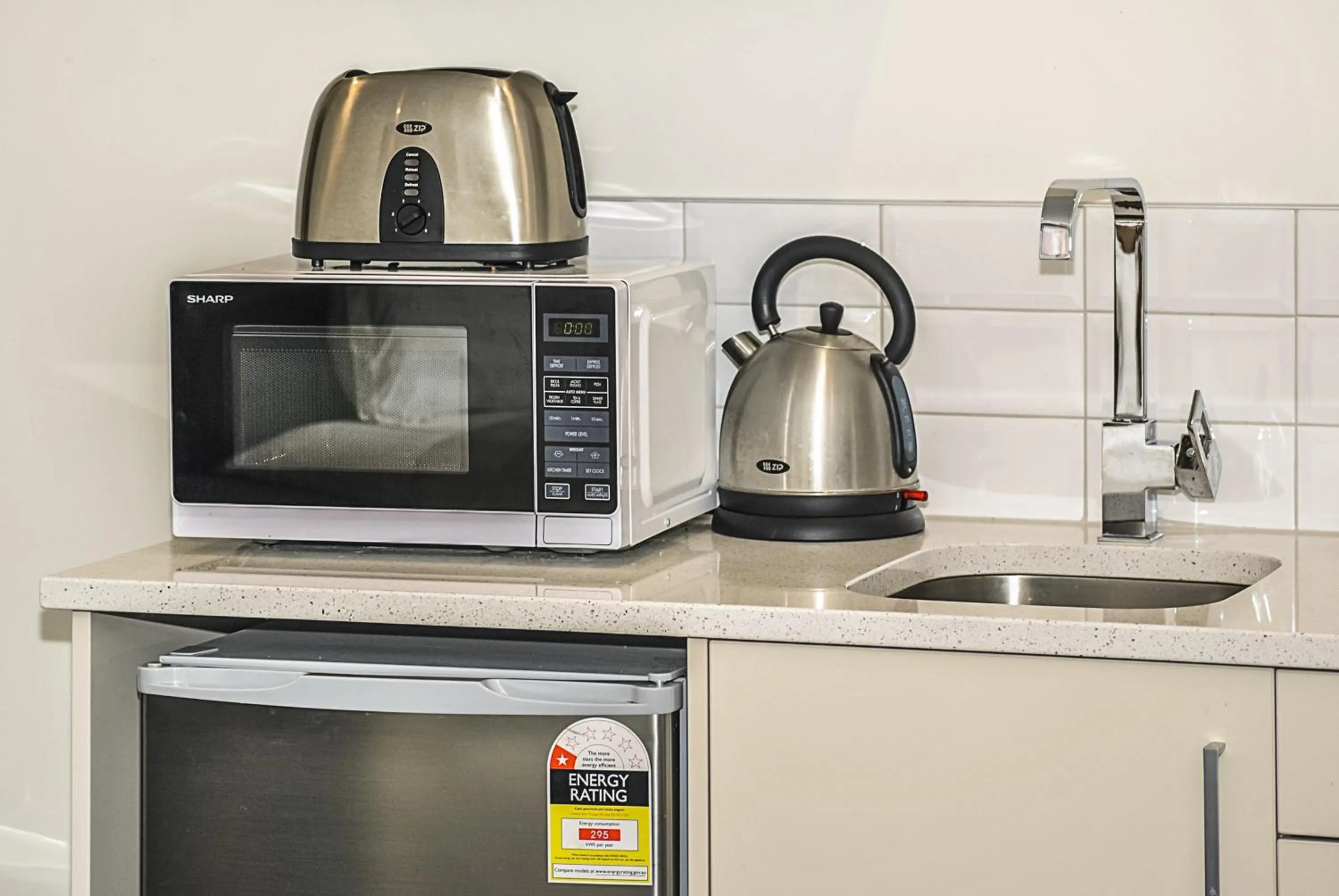 Kitchen or kitchenette in Newlands Court Motel