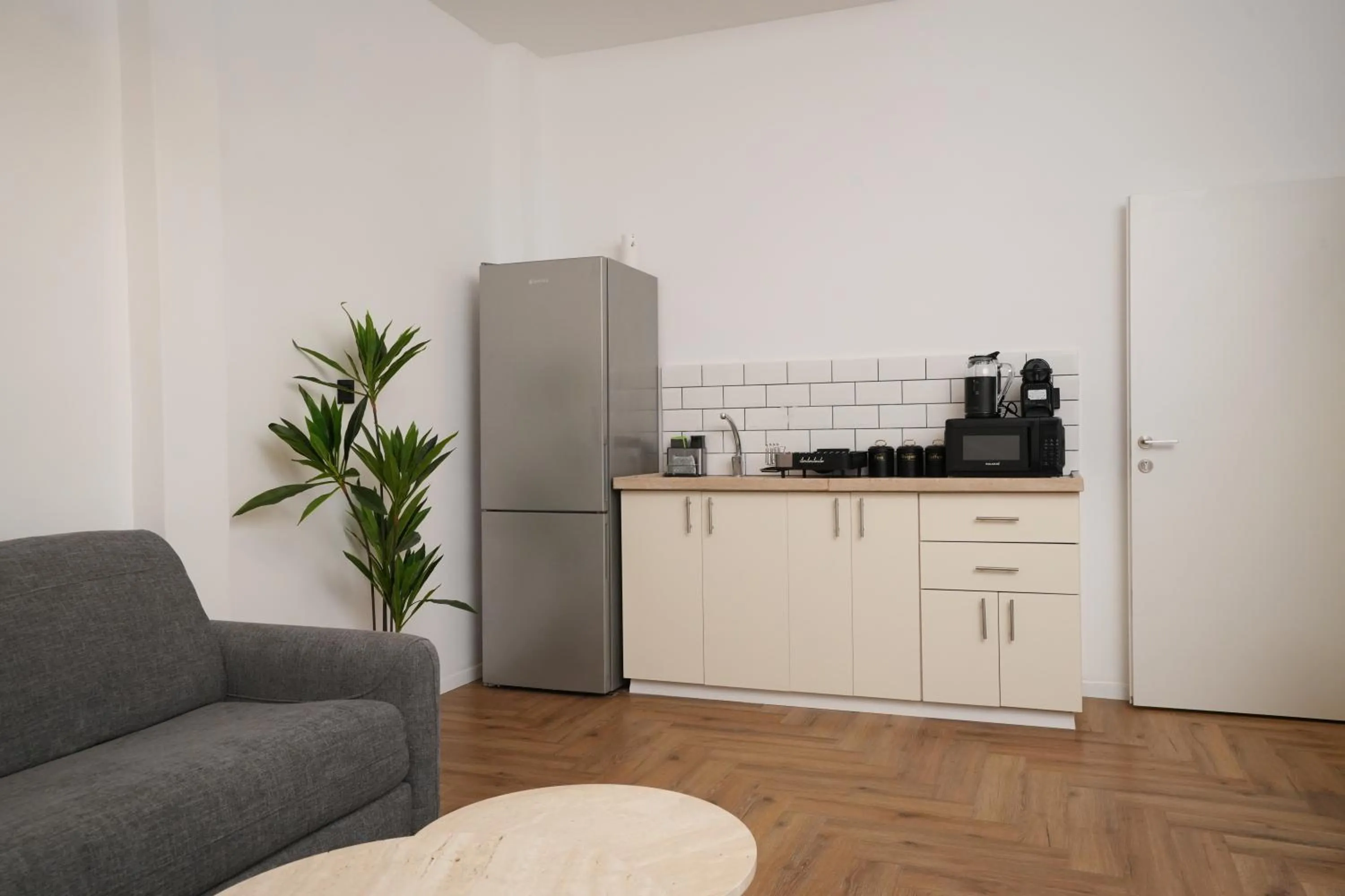 Kitchen or kitchenette in One Apartments TLV
