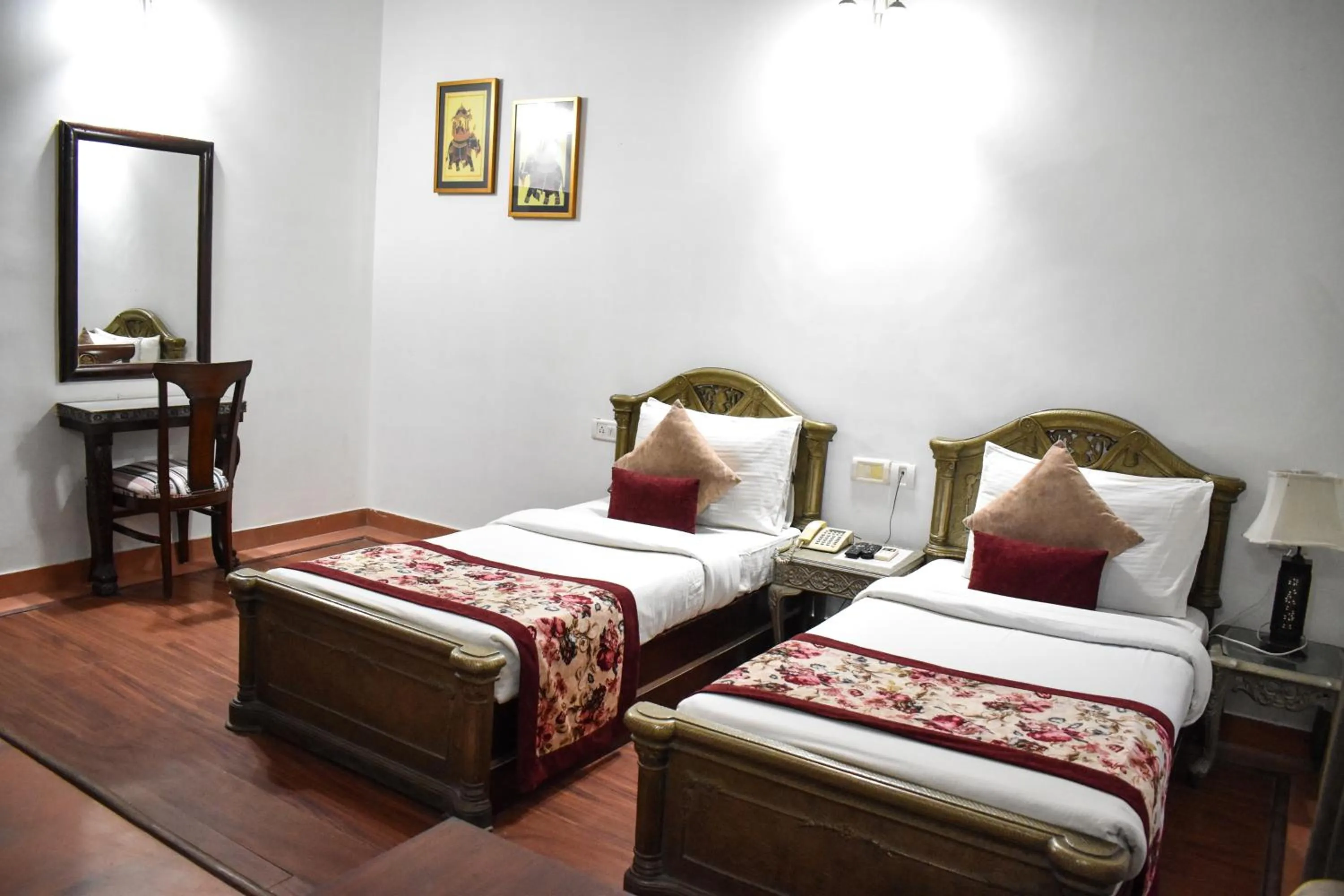 TV and multimedia, Bed in HotelMaple Ridge