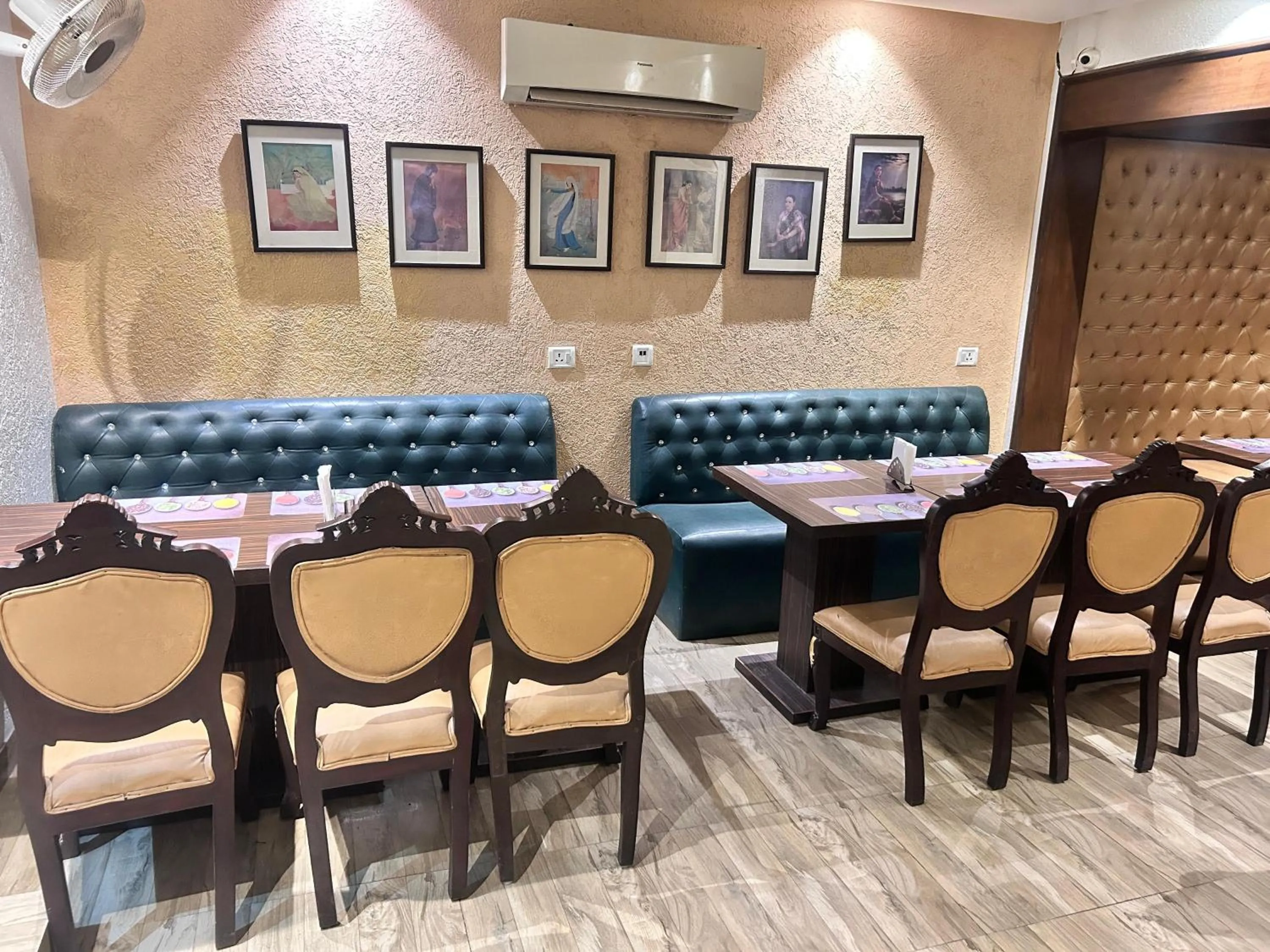 Restaurant/places to eat in HotelMaple Ridge