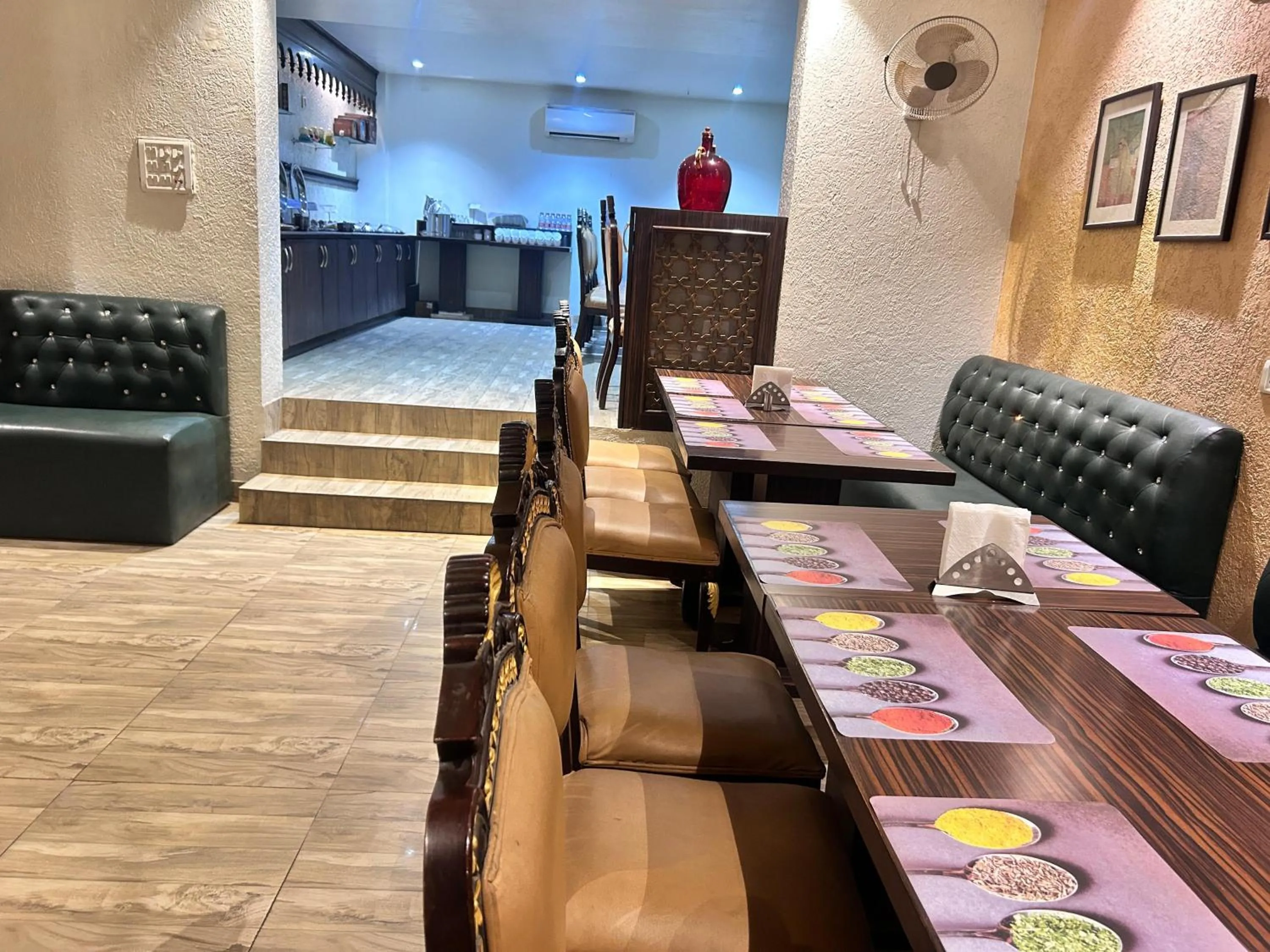 Restaurant/places to eat in HotelMaple Ridge