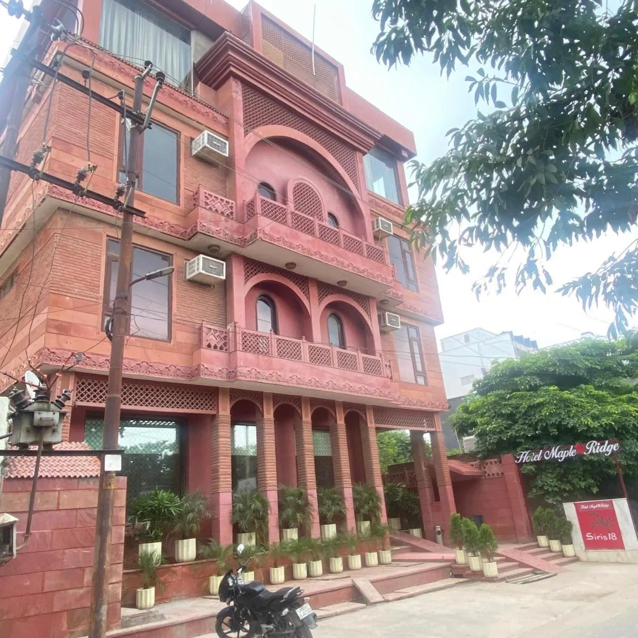 Property building in HotelMaple Ridge