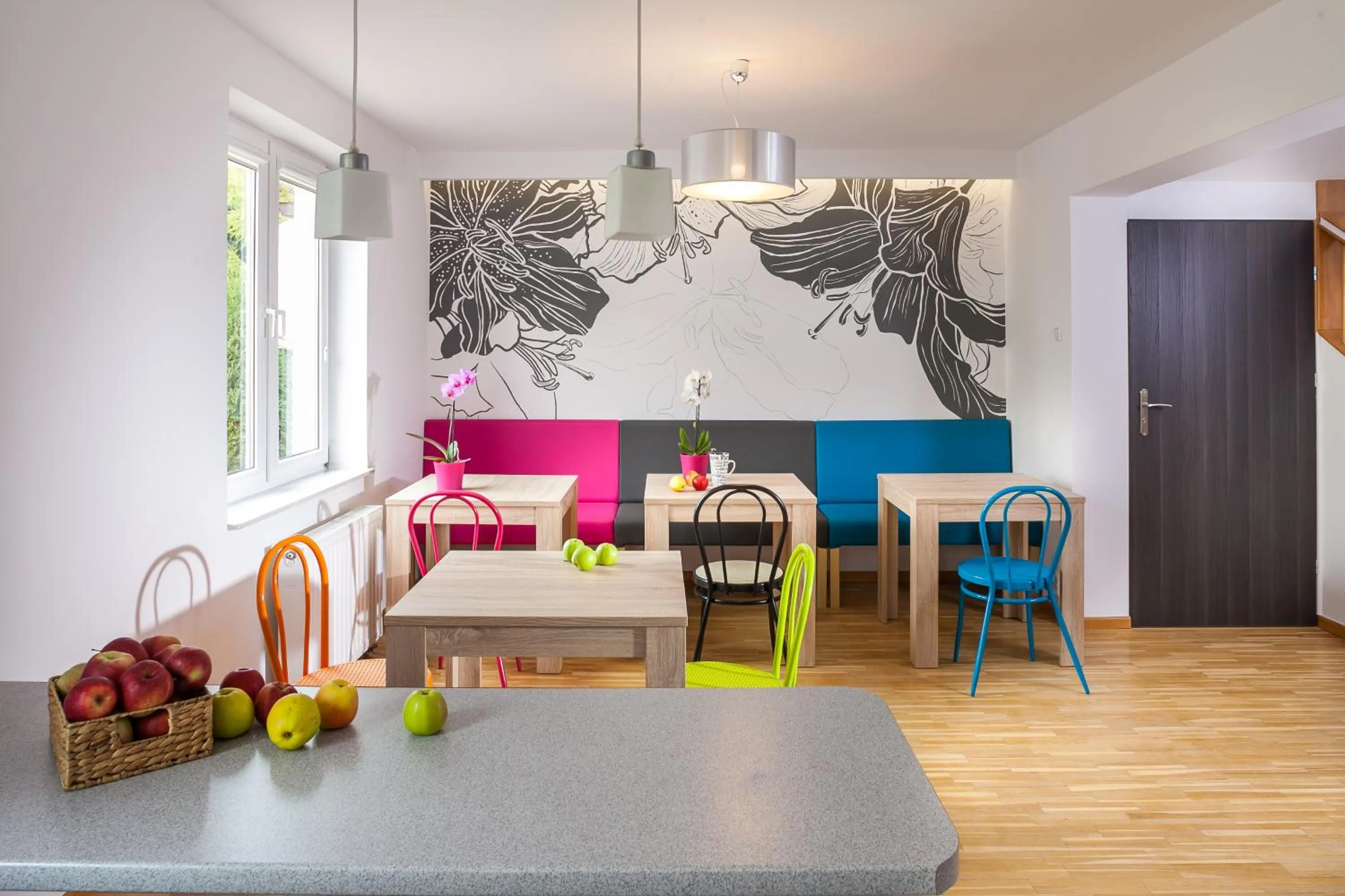 Restaurant/places to eat in Villa Margo