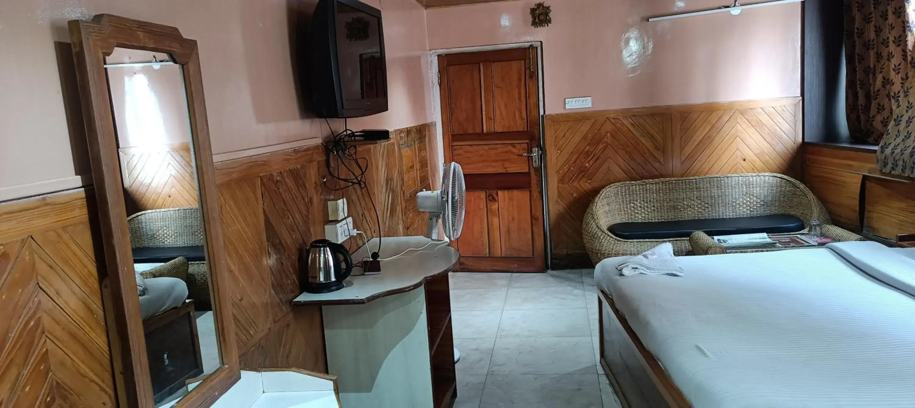 Bed in Hotel Assembly Bed in Hotel Assembly