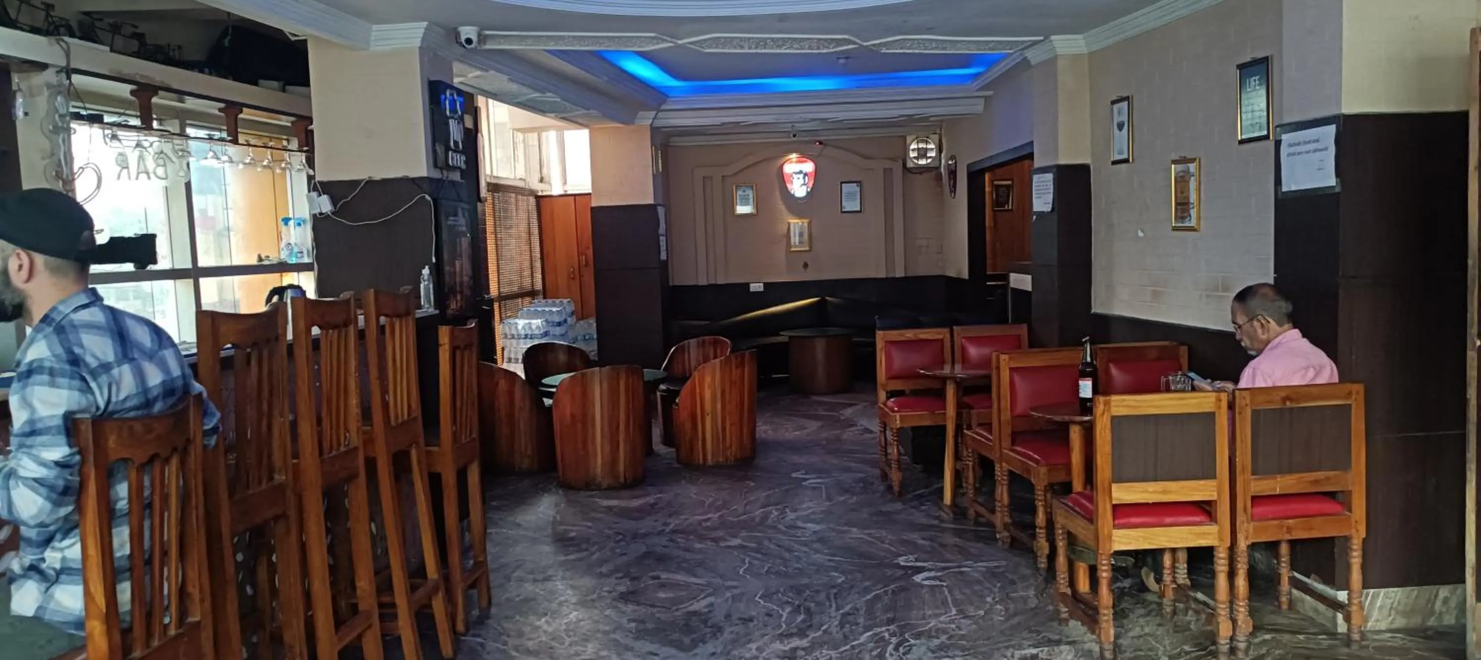 Restaurant/places to eat in Hotel Assembly