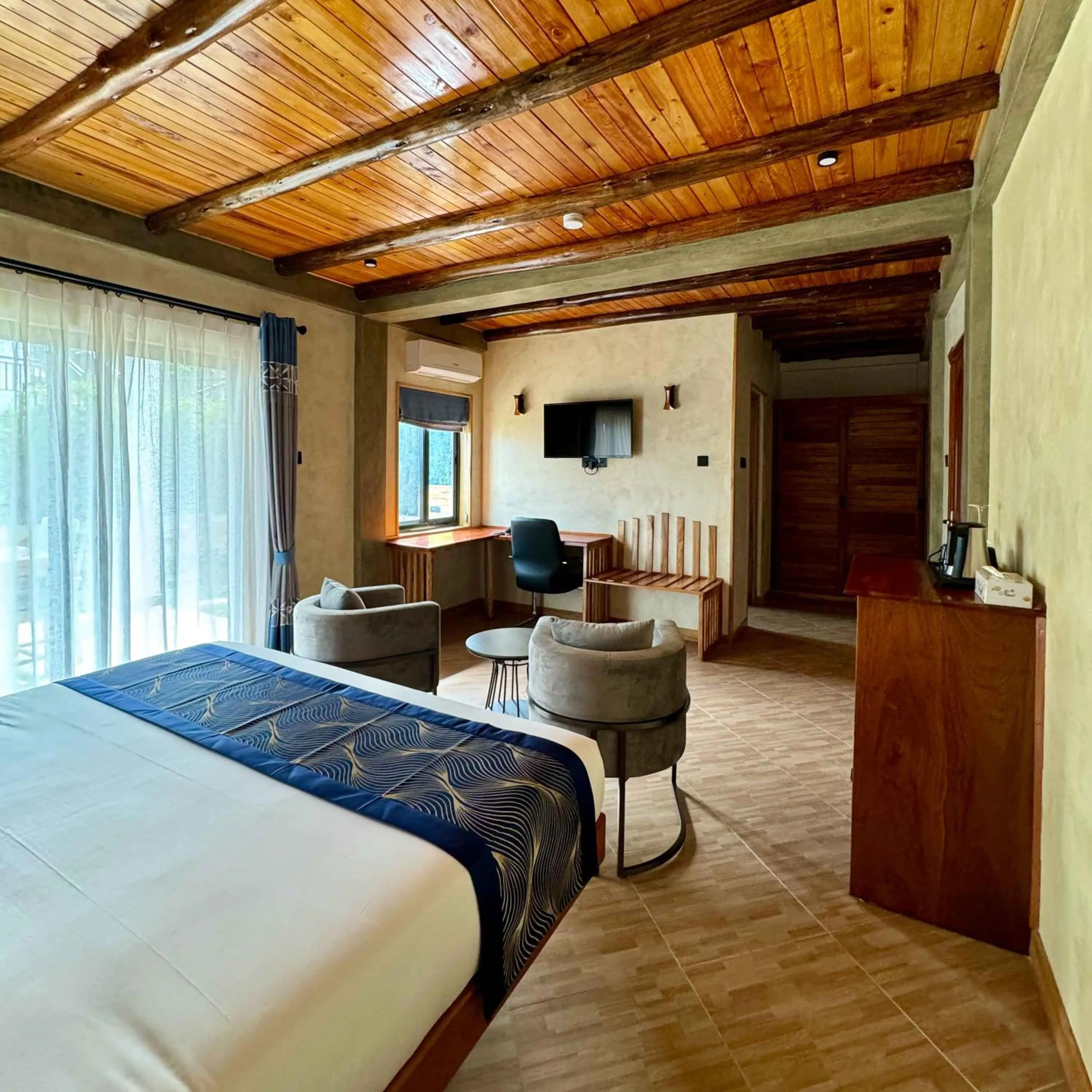 Property building, Bed in Moshono Hillside