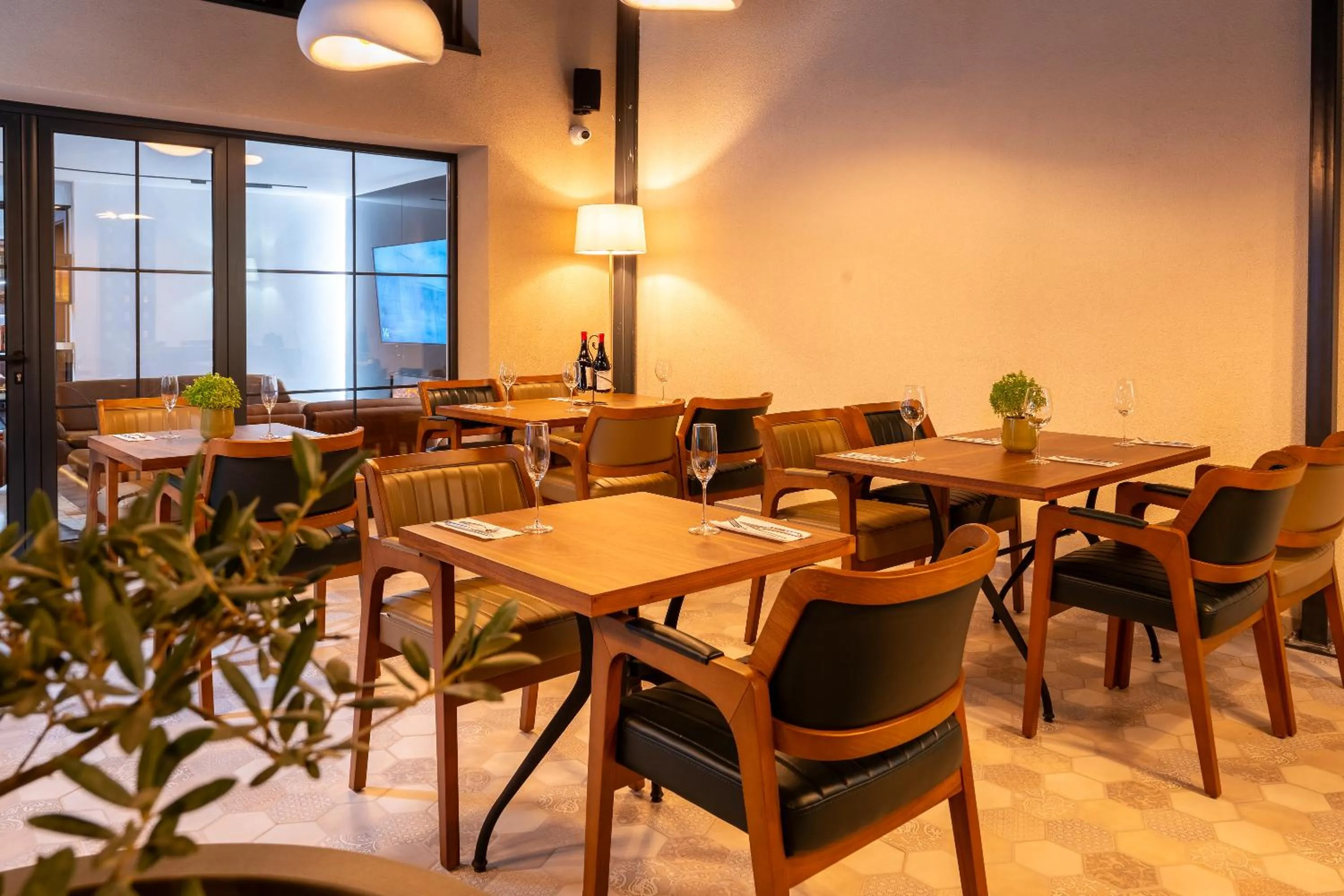 Restaurant/places to eat in Ruby Hotel Prishtina