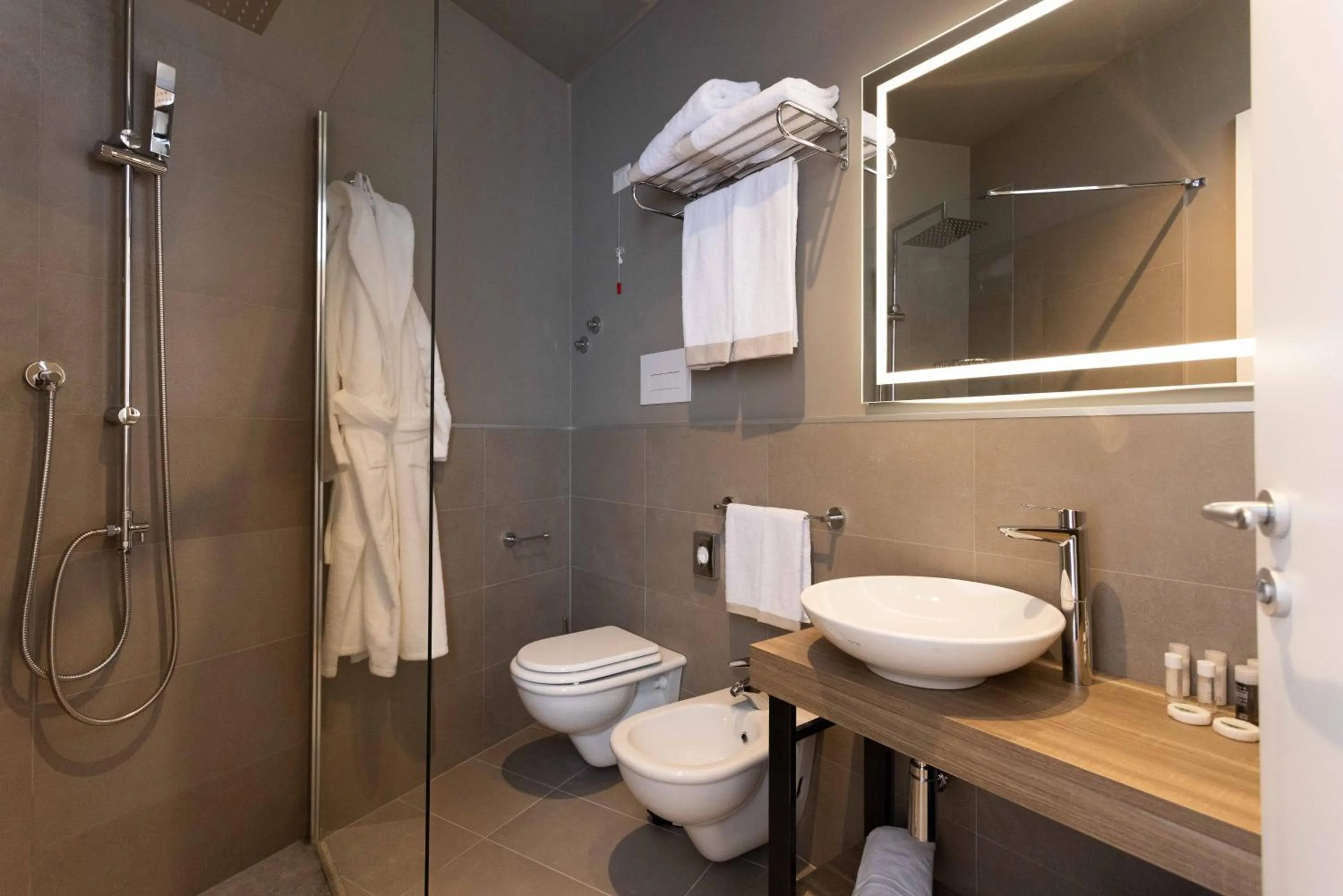 Shower in Mondello Glam Hotel & Terrace